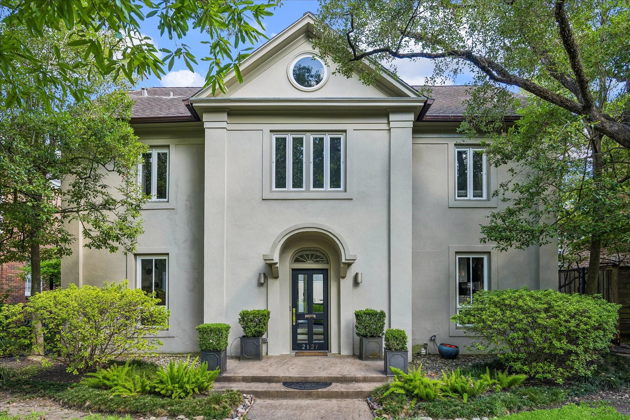 2121 Bolsover Street — photo