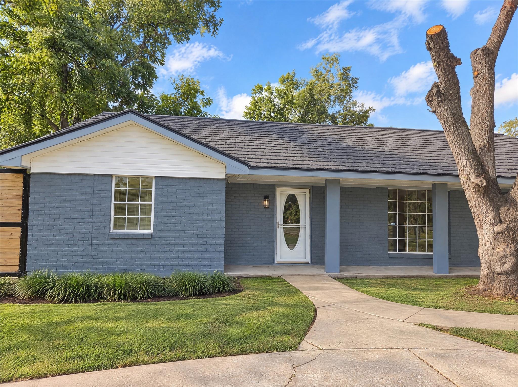 16411 Amcreek Road — photo