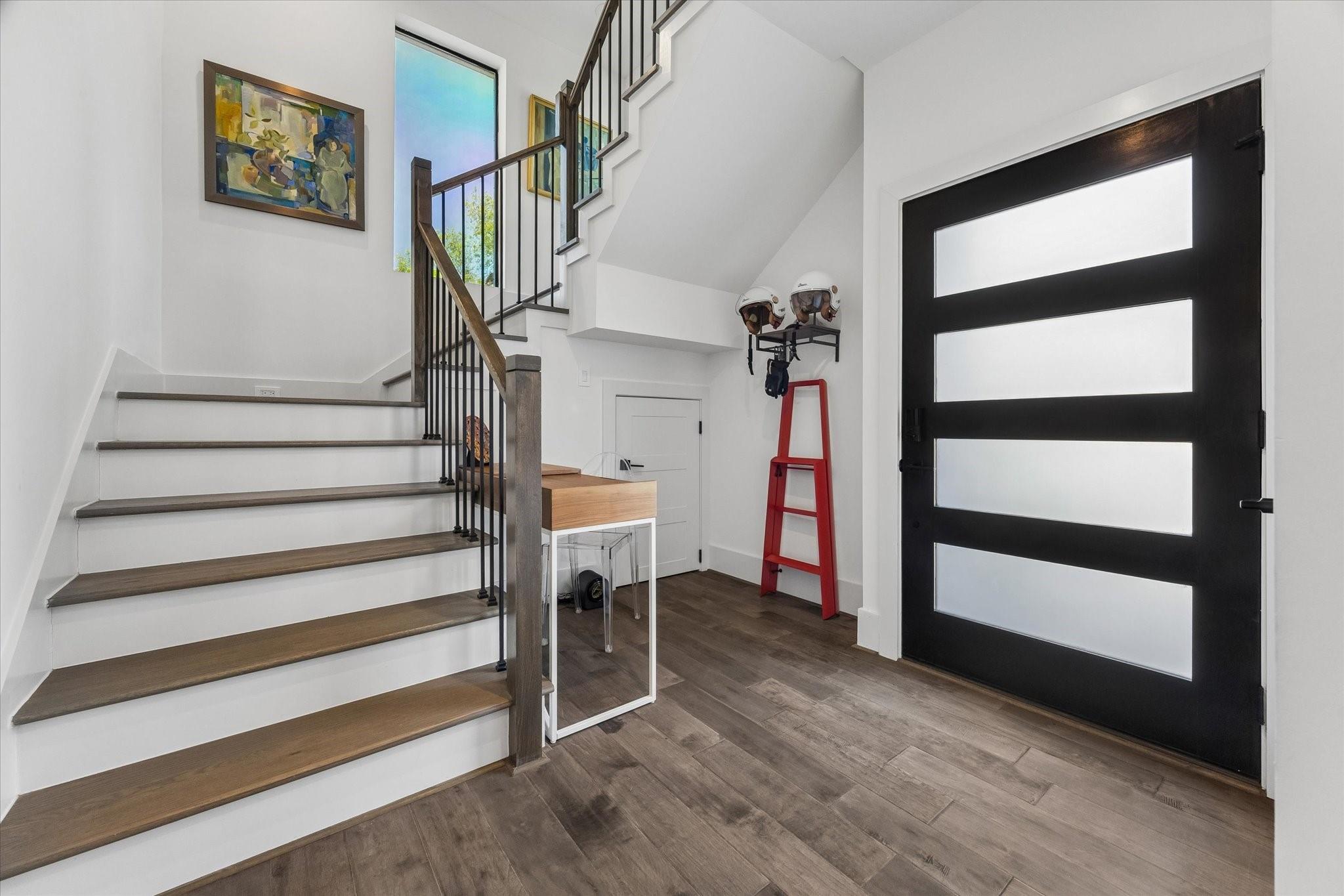 2435 Sheridan Street — photo