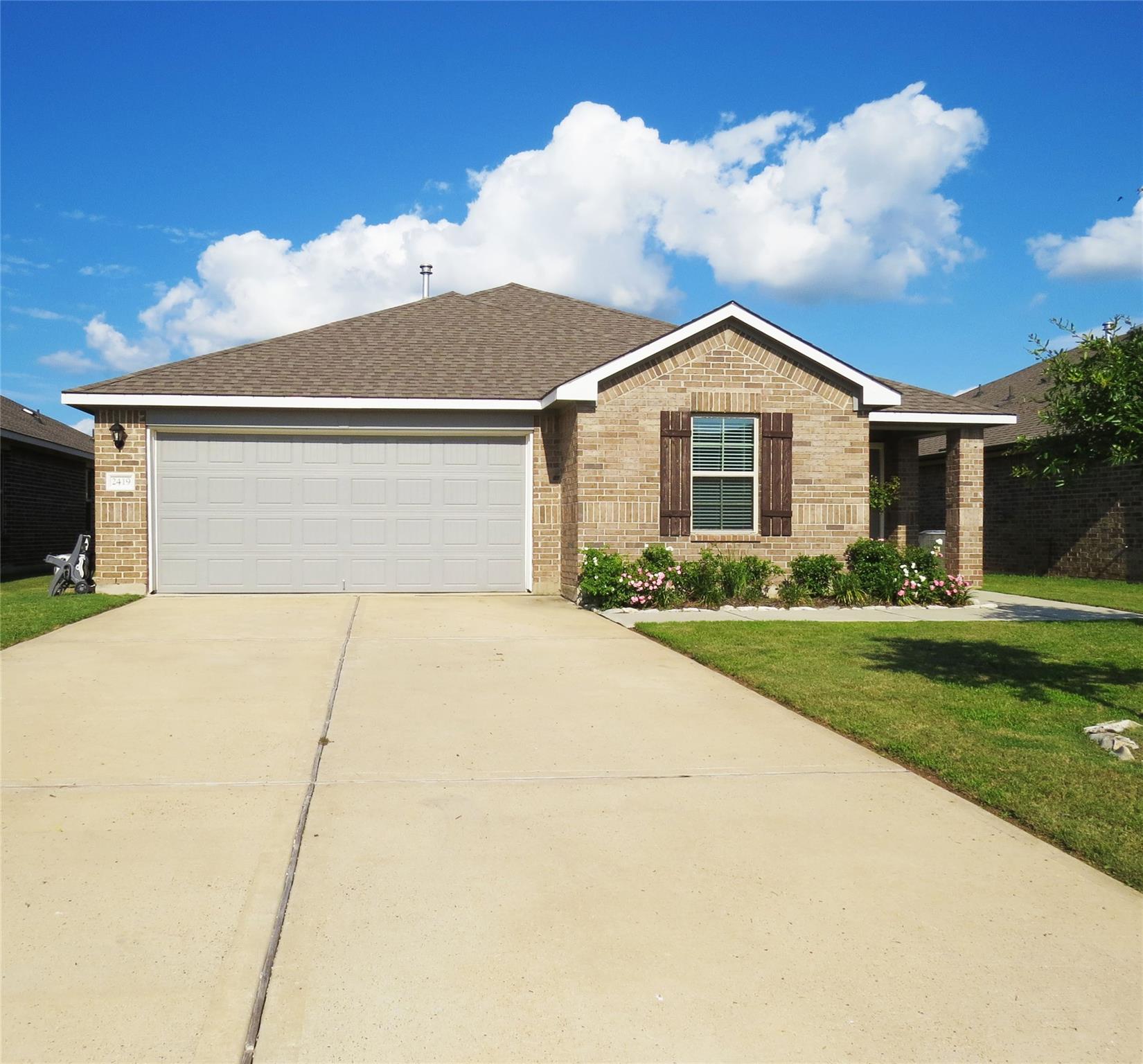2419 Divot Lane — photo