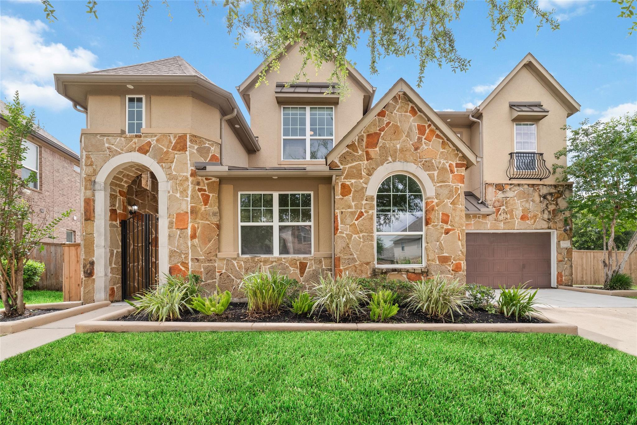 10910 Kirker Lane — photo