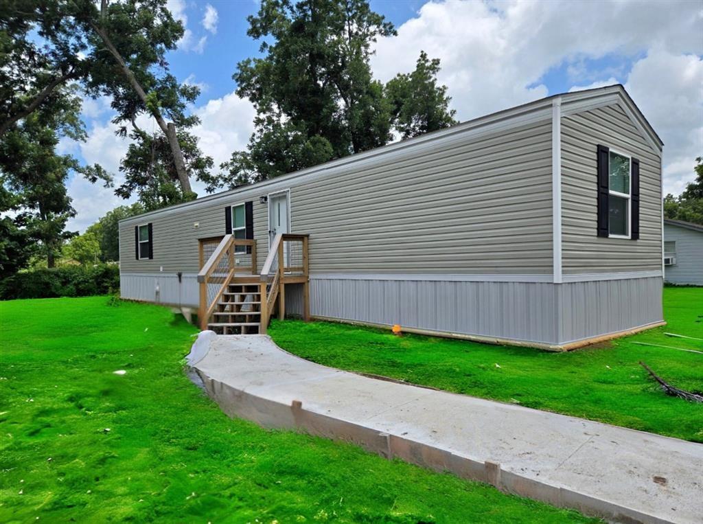 202 W Austin Street — photo