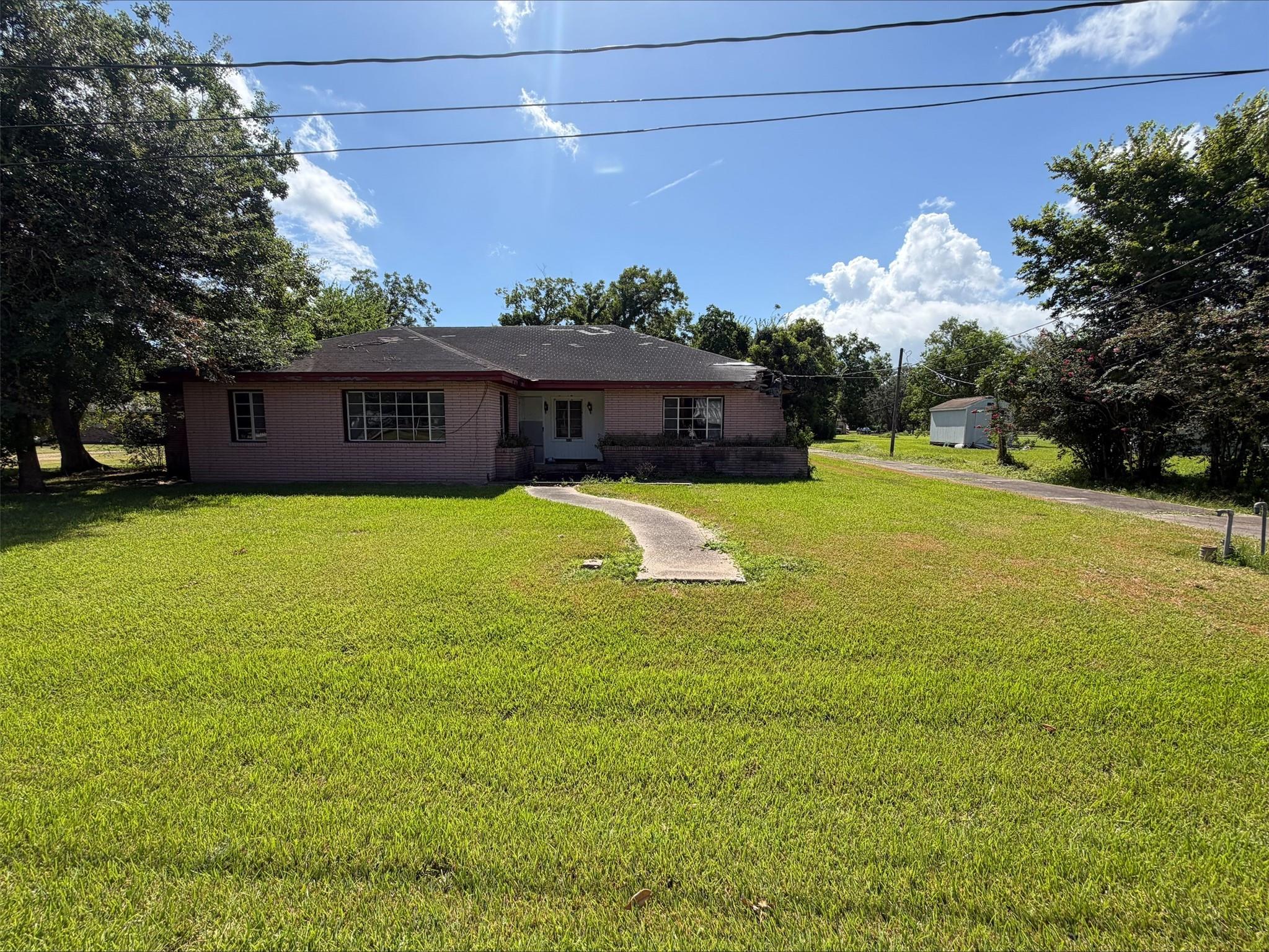 611 Live Oak Street — photo