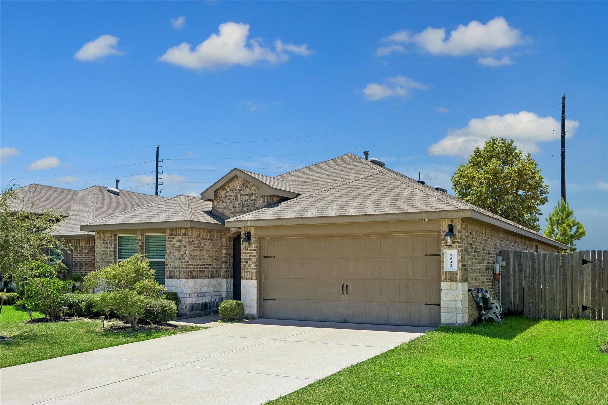 7542 Highland Chase Drive — photo