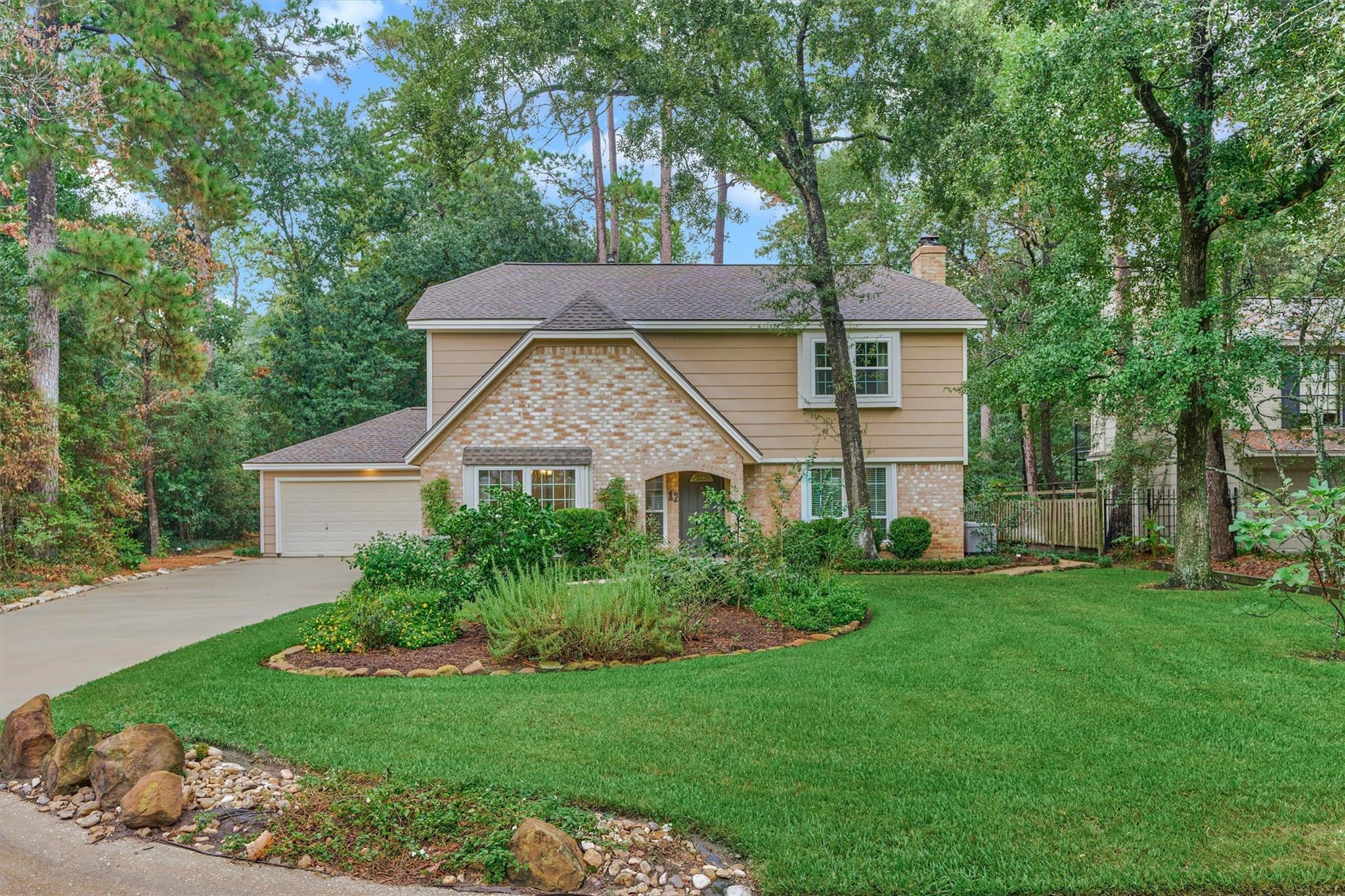 12 Thimbleberry Court, The Woodlands, TX 77380 — photo 2