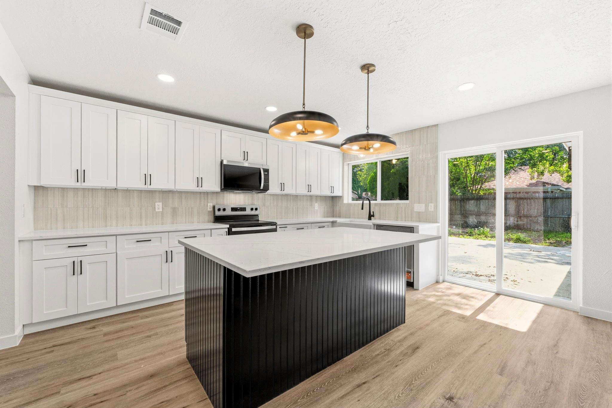 5003 Gleneagles Court — photo