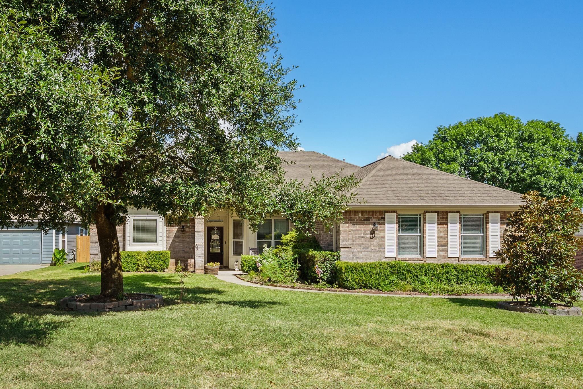 7090 Shadow Lake Drive — photo