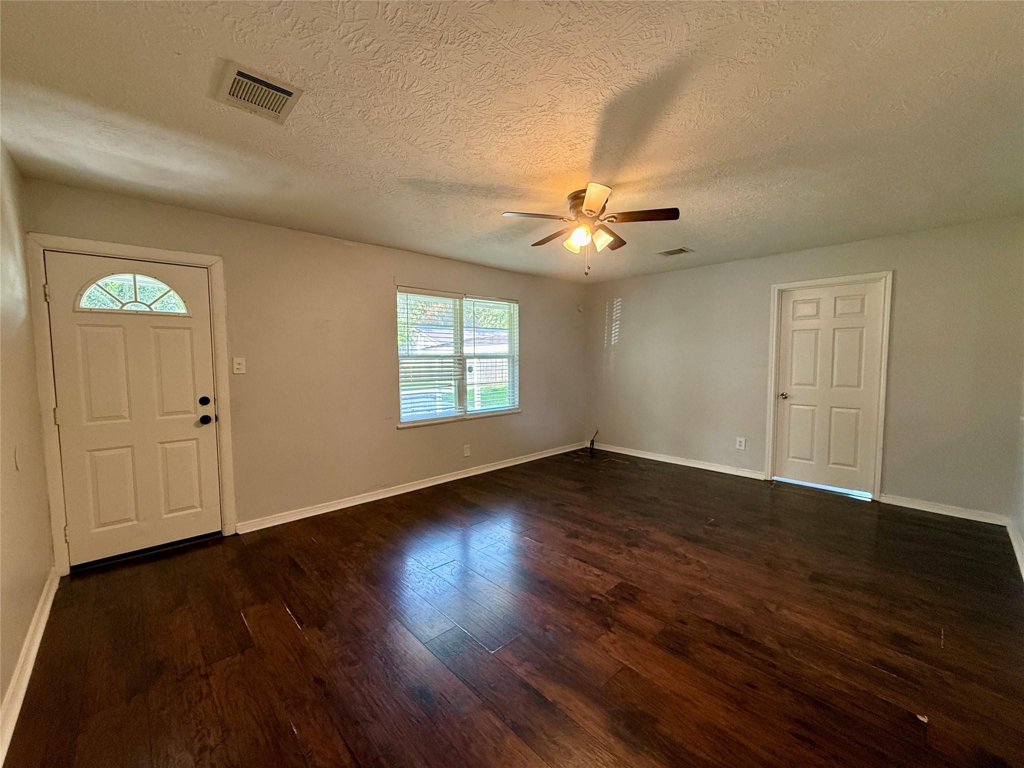 502 E Jackson Street, West Columbia, TX 77486 — photo 3