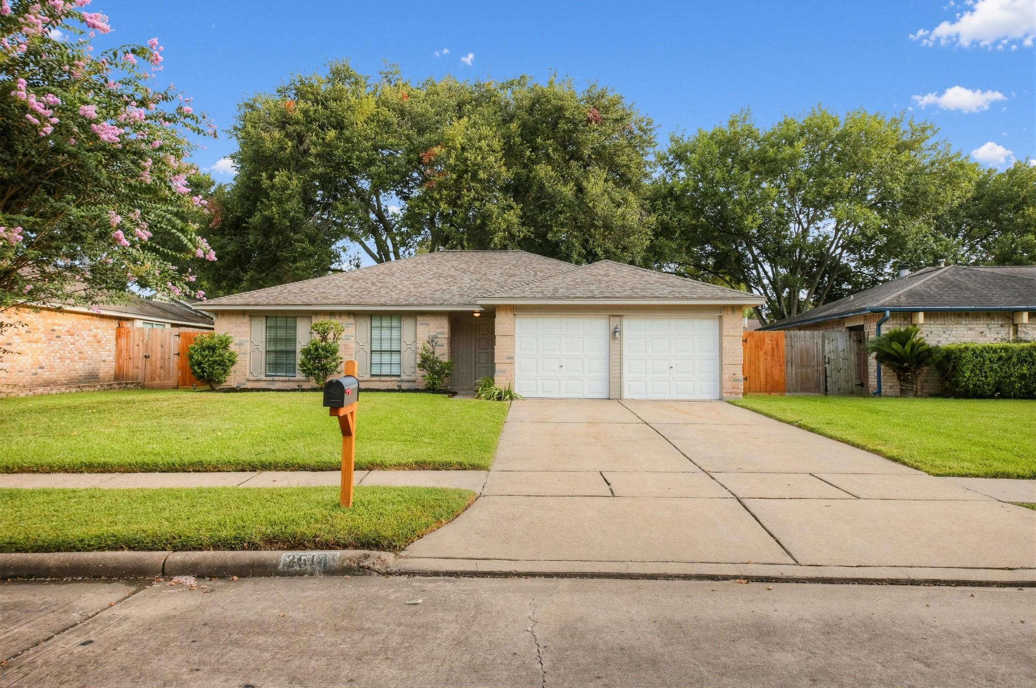 2514 Portland Drive — photo
