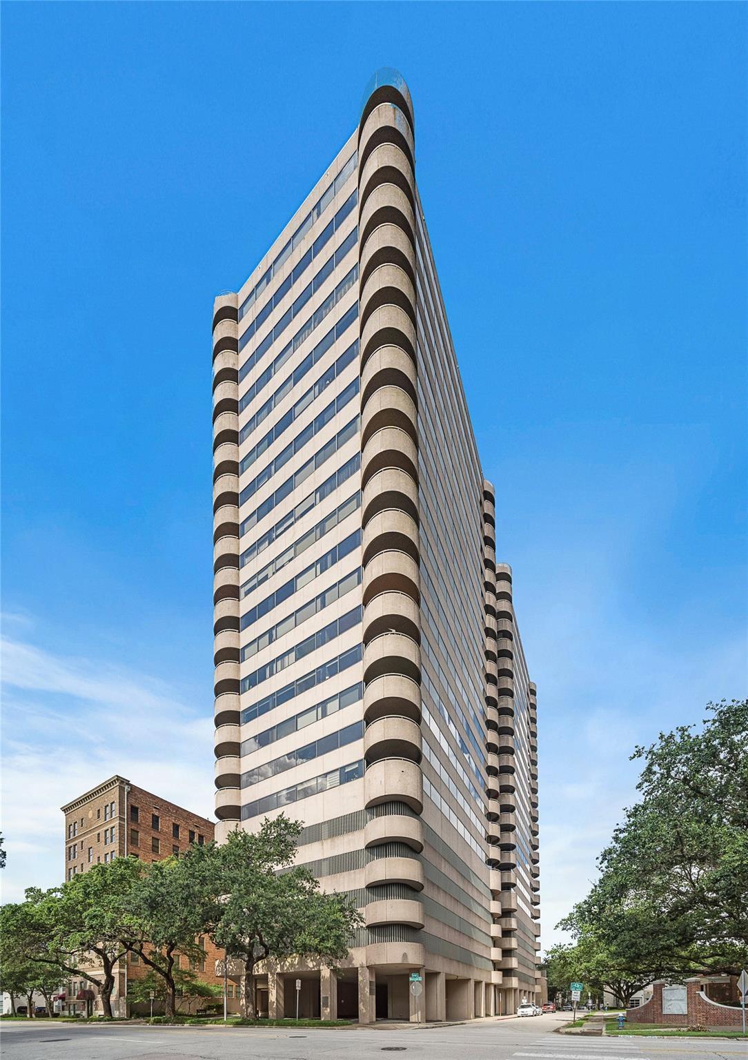 5000 Montrose Boulevard #14H — photo