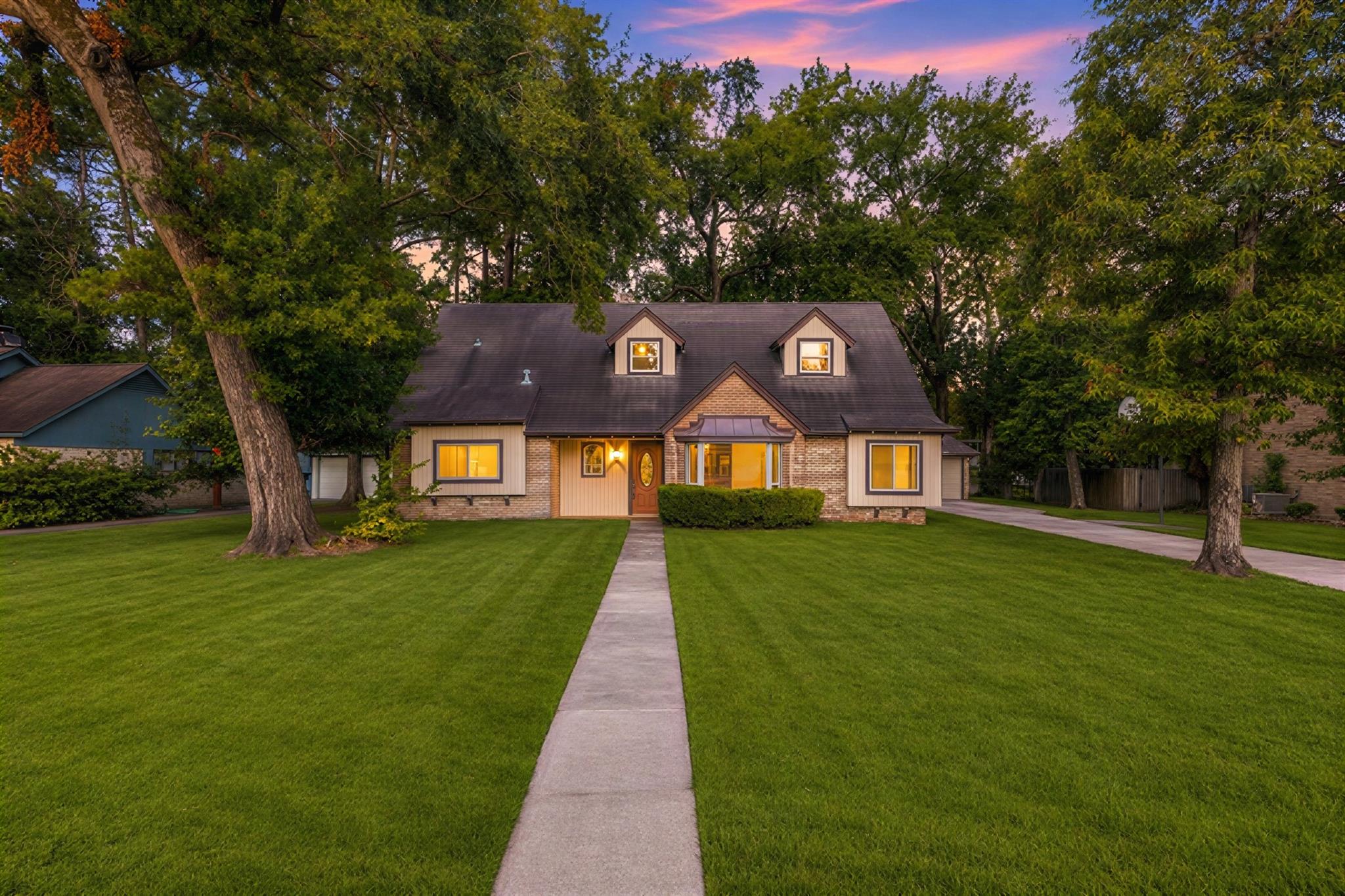 26215 Oakhurst Drive — photo
