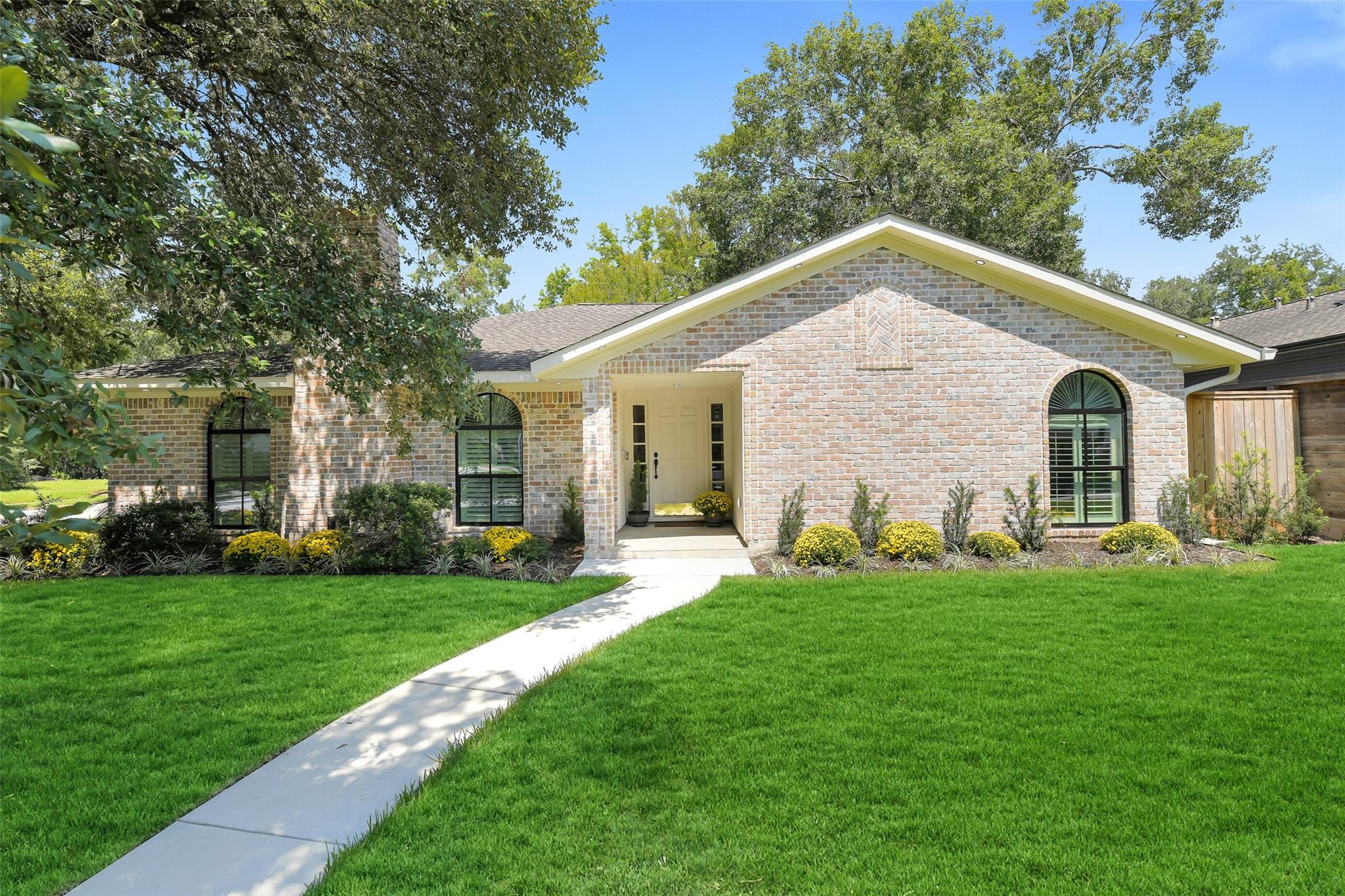 10726 Riverview Drive — photo