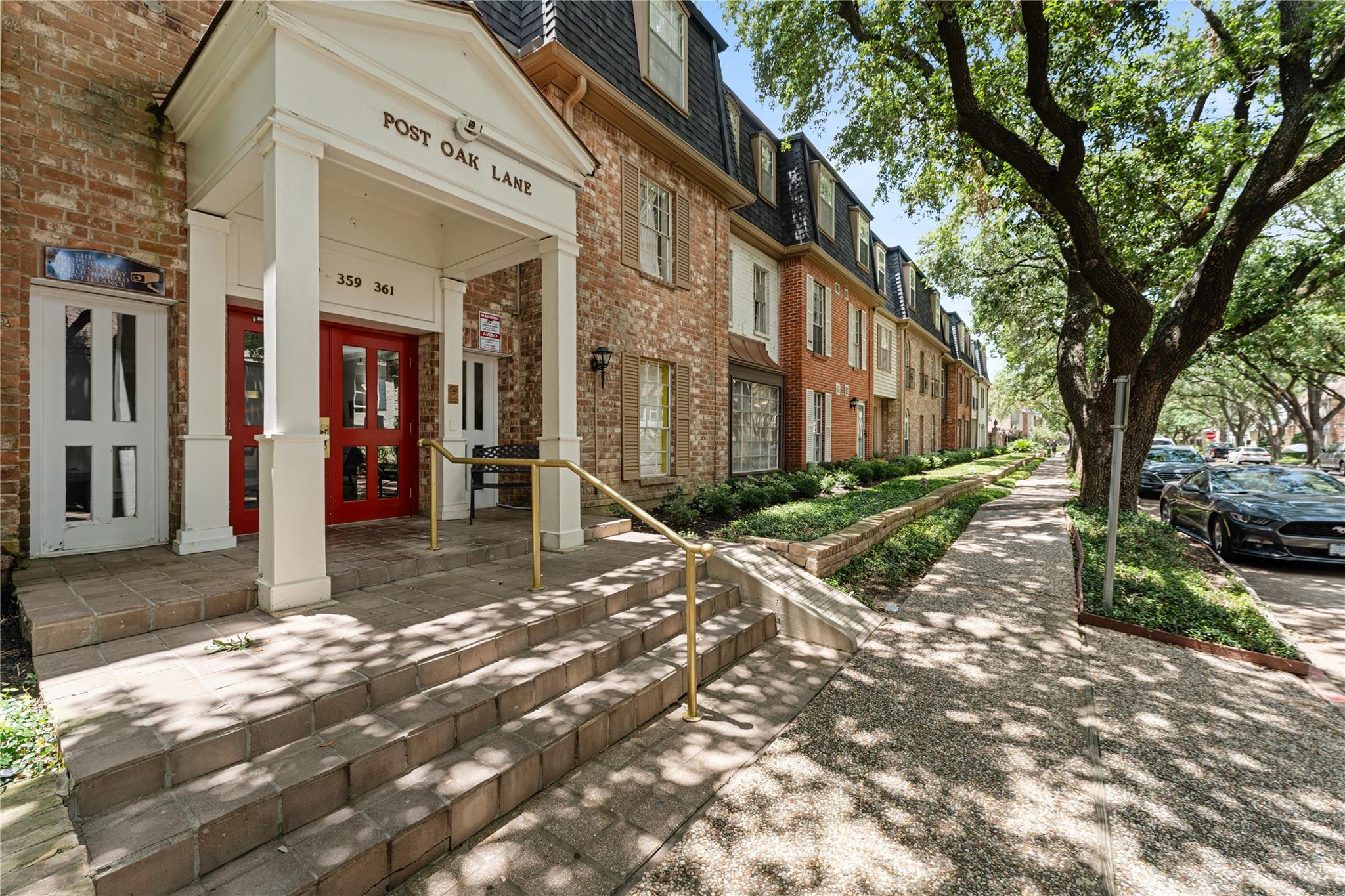 359 N Post Oak Lane #127 — photo