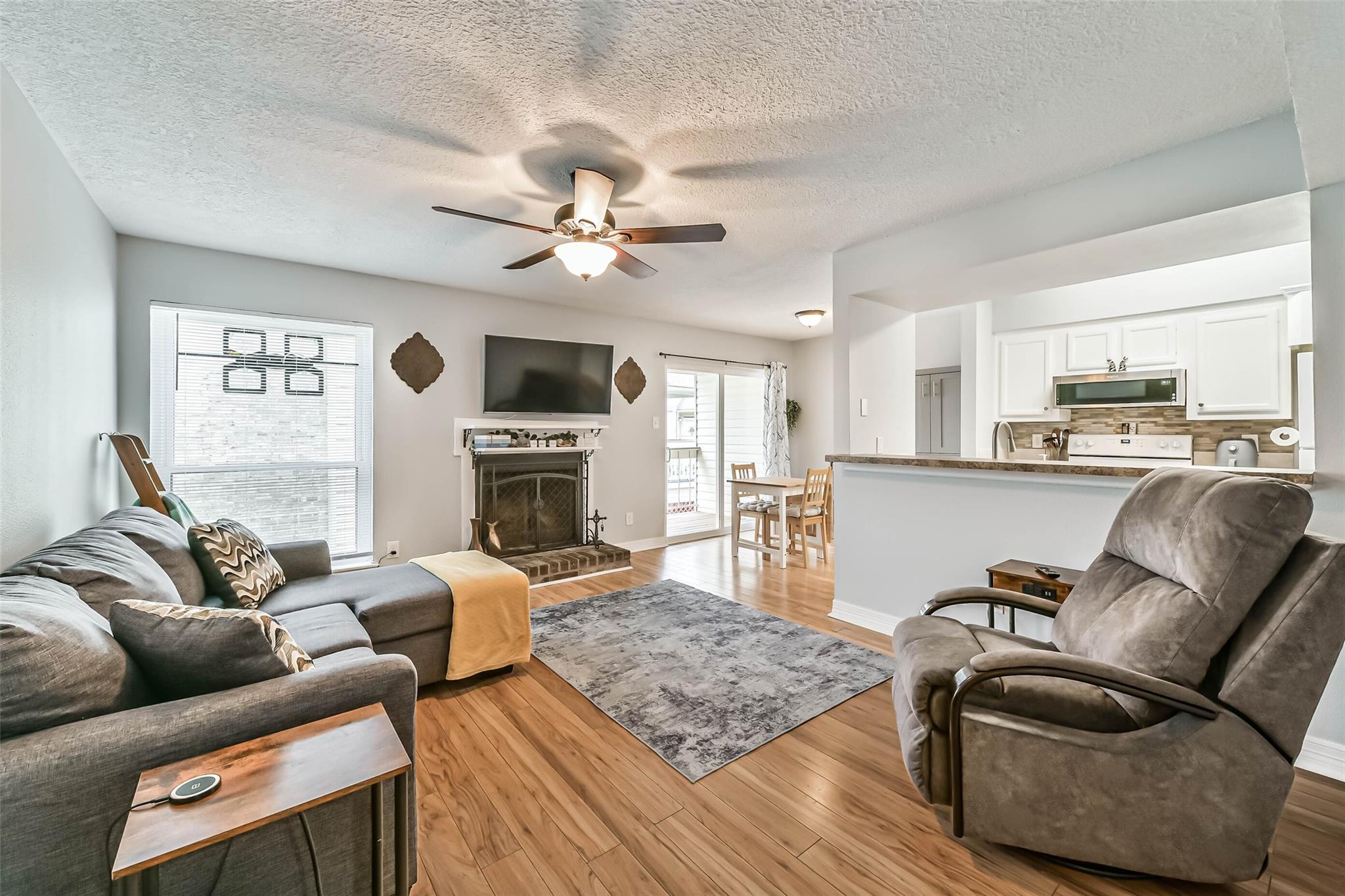 7600 Emmett F Lowry Expressway #904 — photo