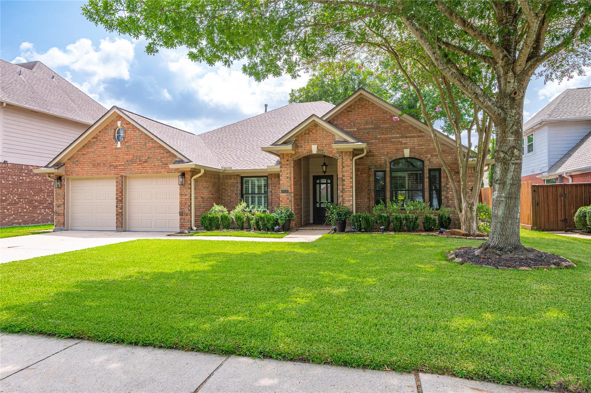 814 Maplewood Falls Court — photo
