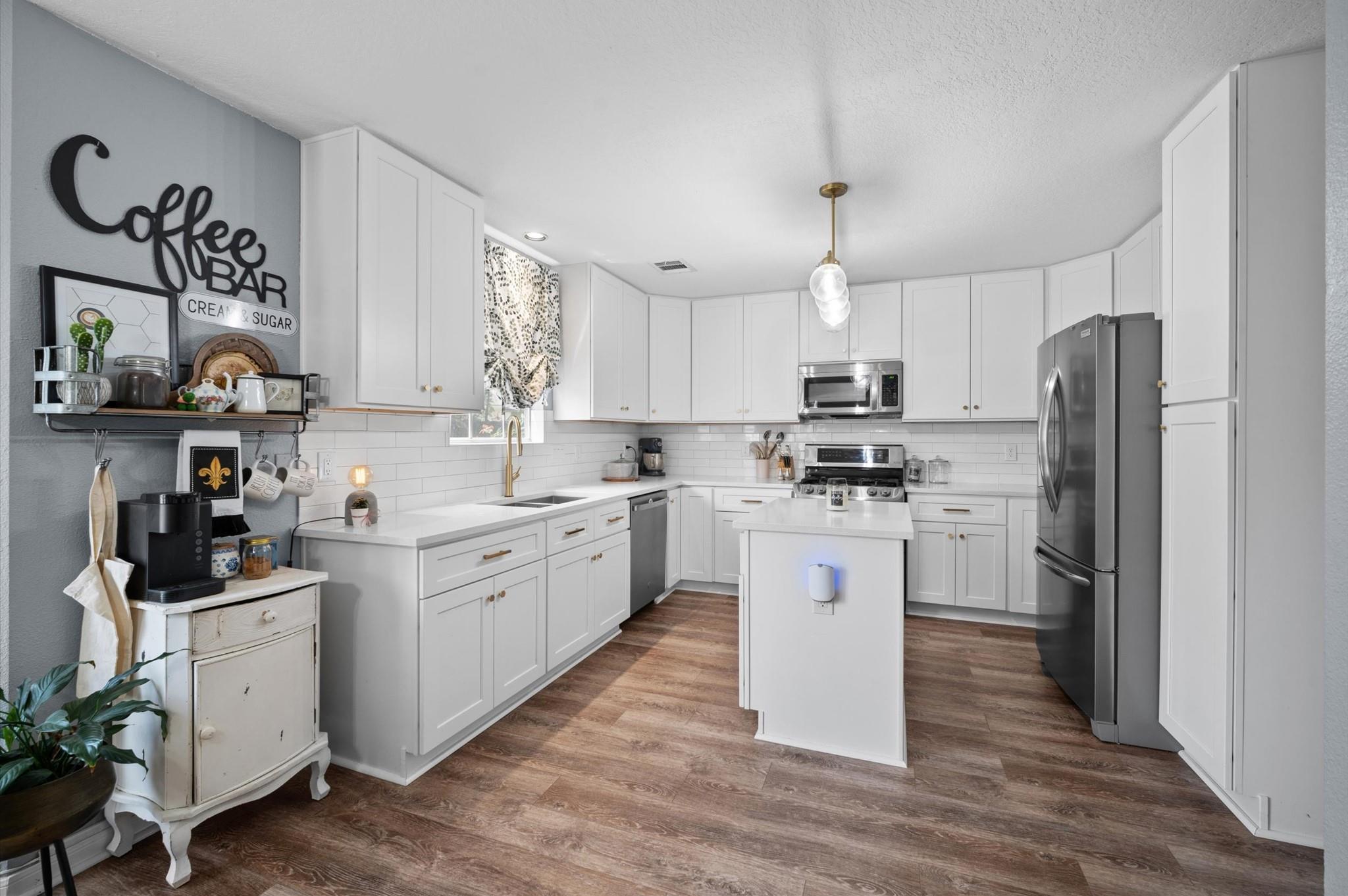 11906 Helene Court — photo