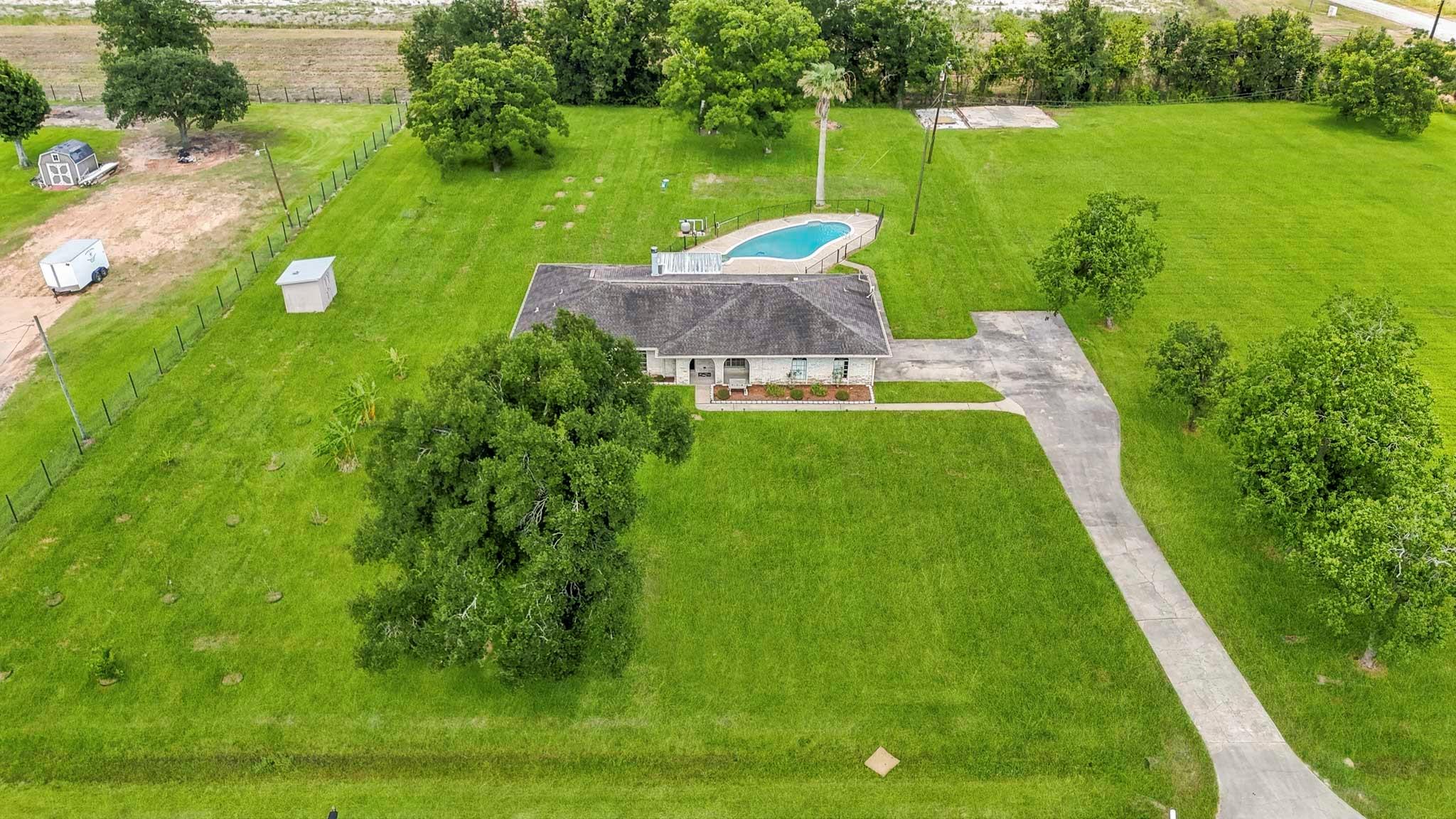 302 Country Road 893 — photo