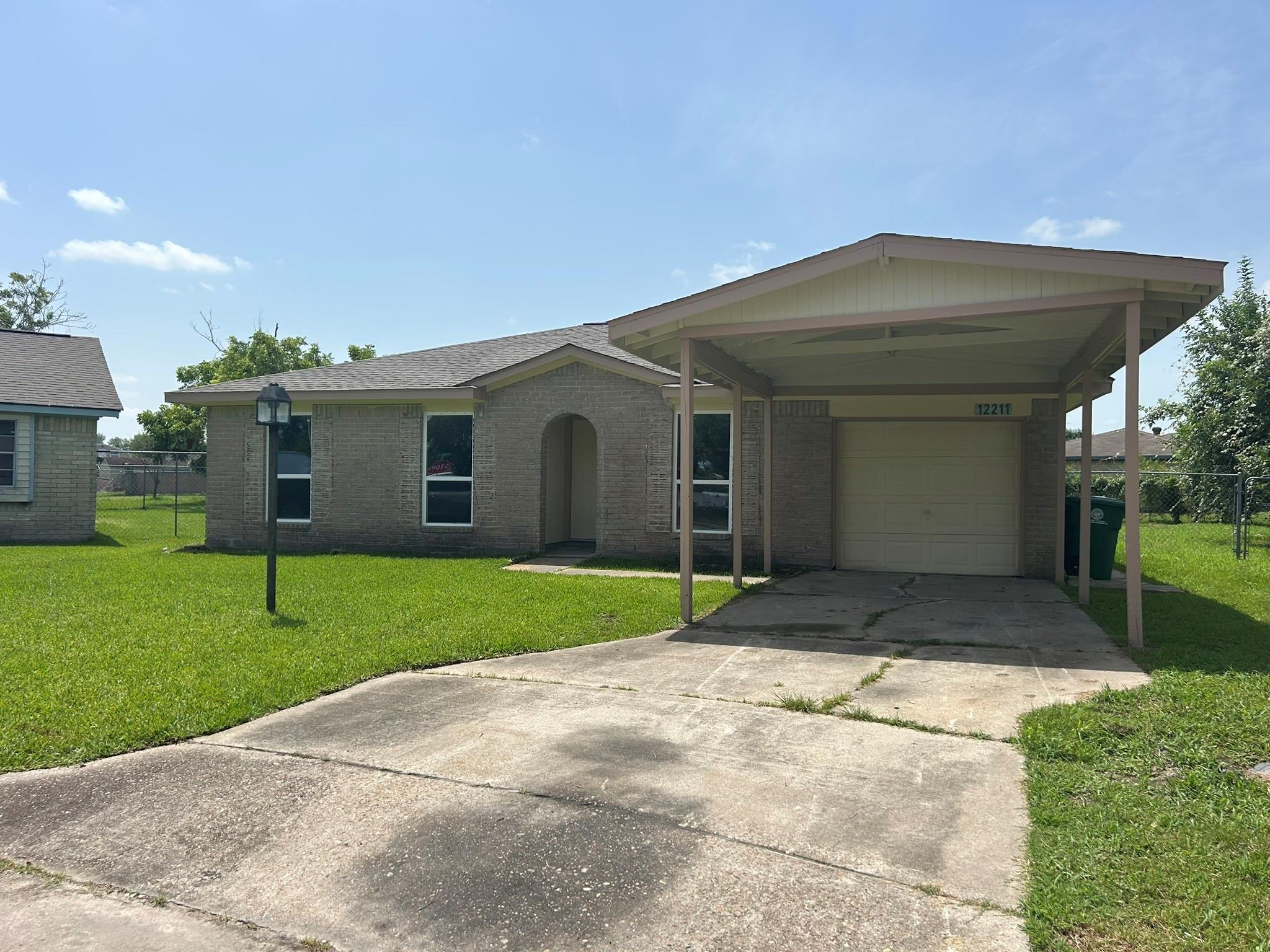 12211 Roandale Drive — photo