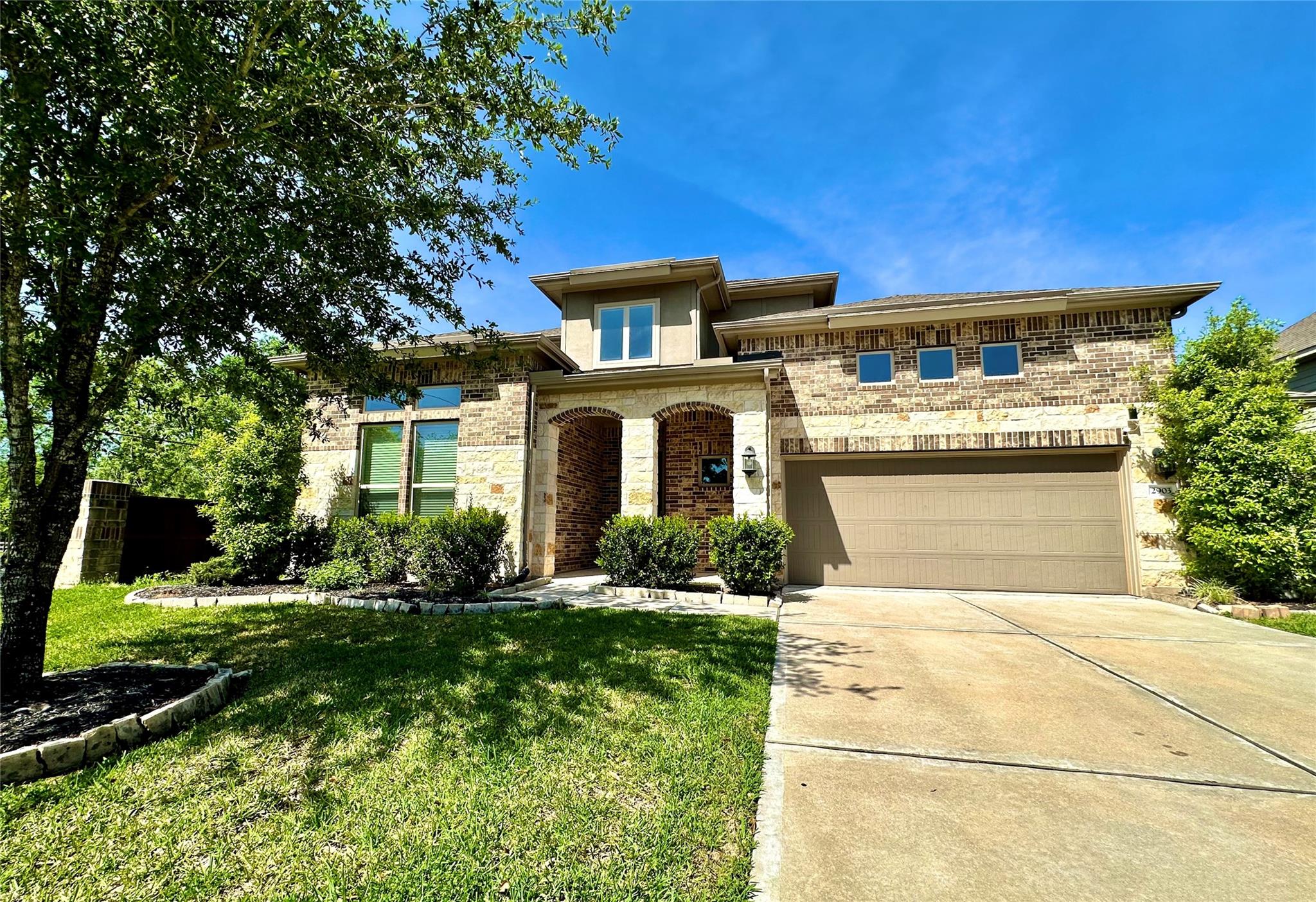 2903 Golden Honey Lane — photo