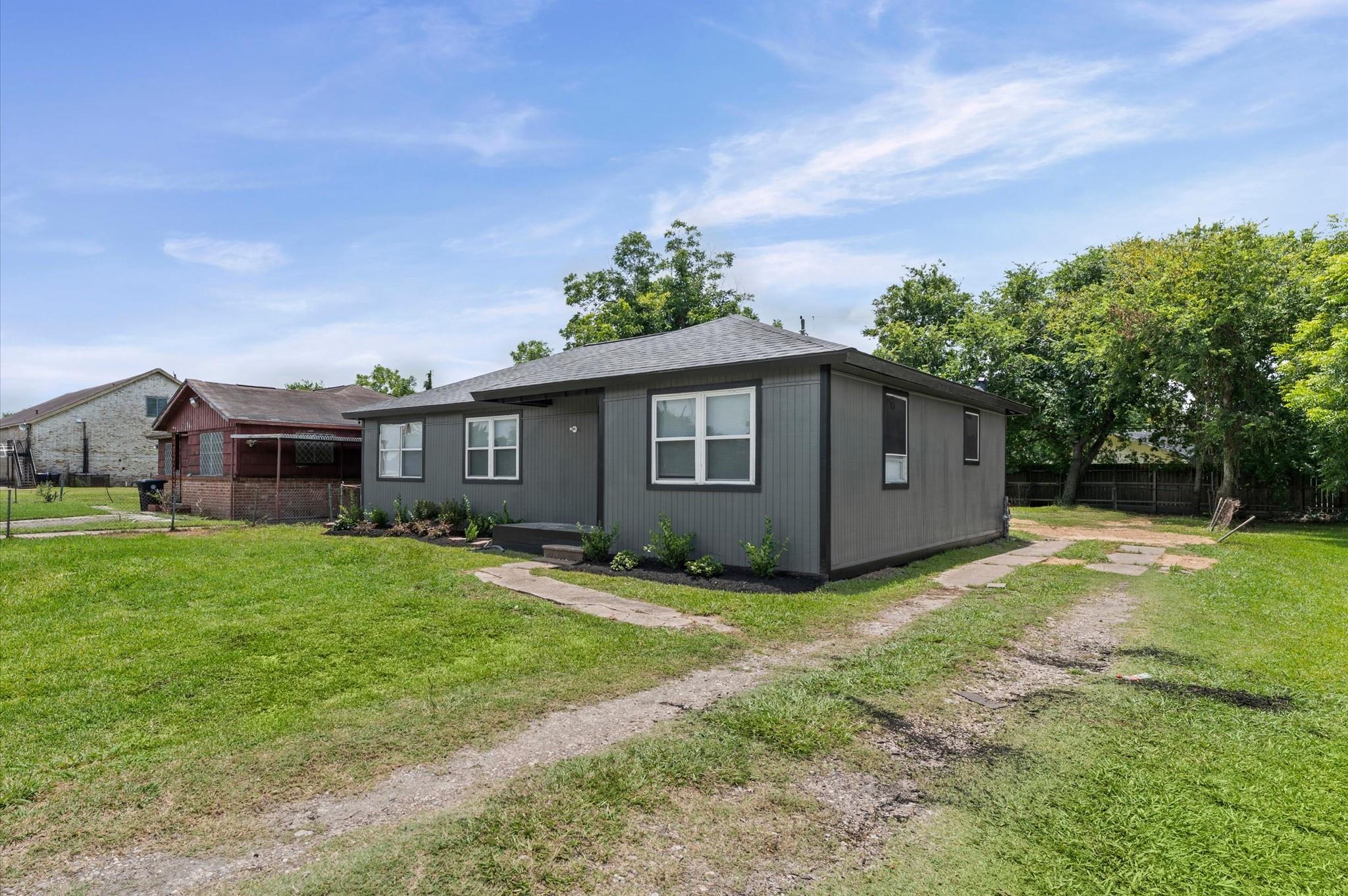 3626 Sparrow Street — photo
