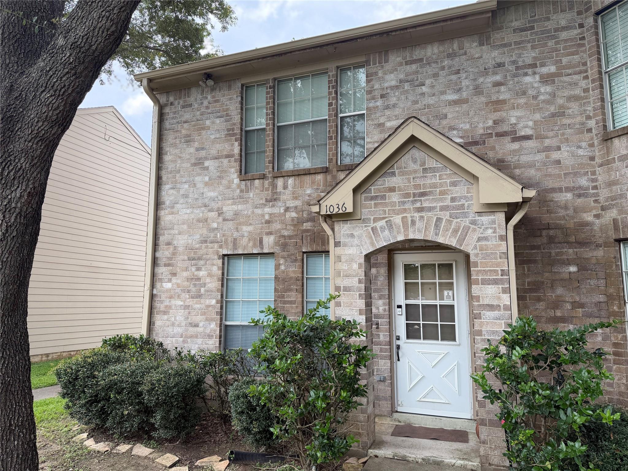 1036 Birnham Woods Boulevard — photo