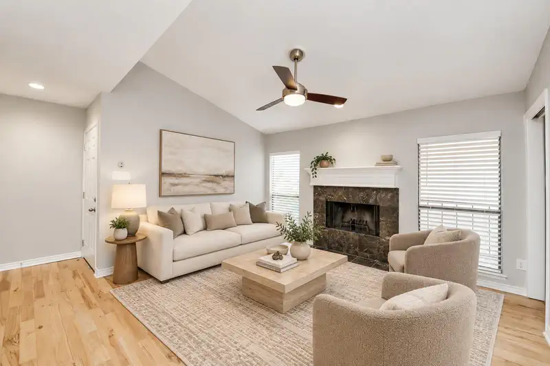 1818 Augusta Drive #8 — photo