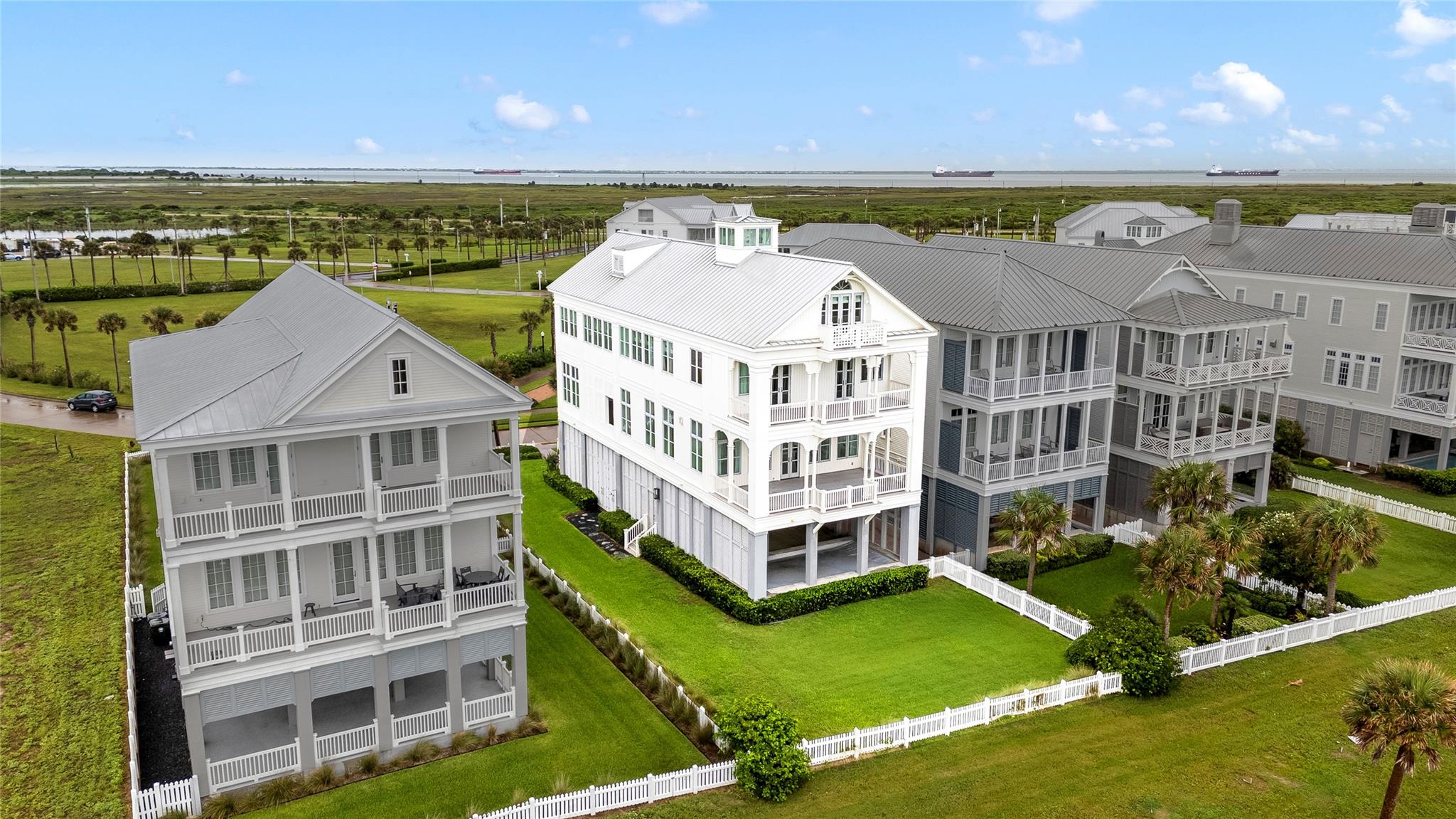 2425 E Seaside Drive — photo