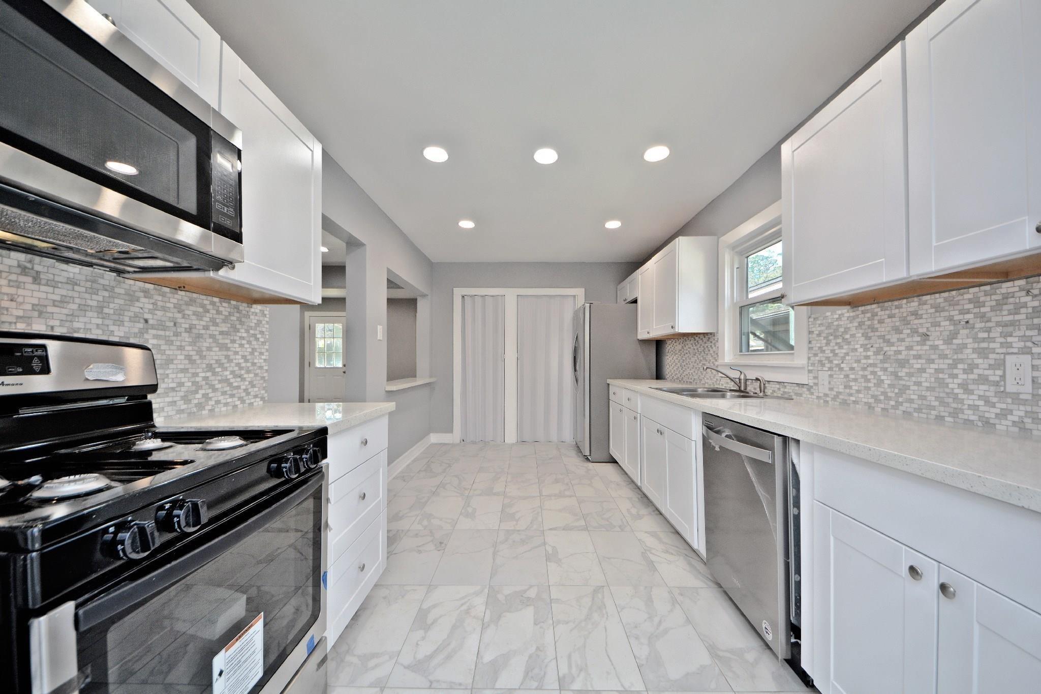 3834 Rosedale Street — photo