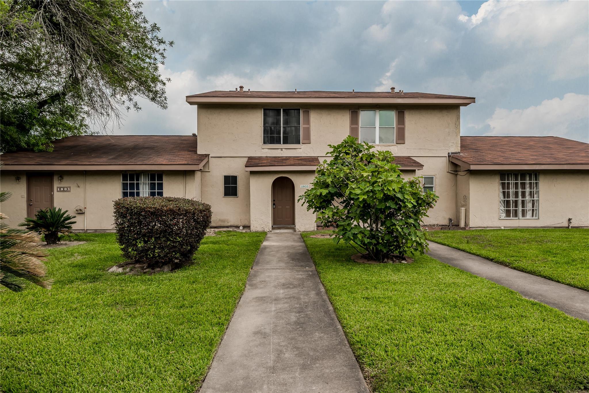 1803 Country Village Boulevard — photo