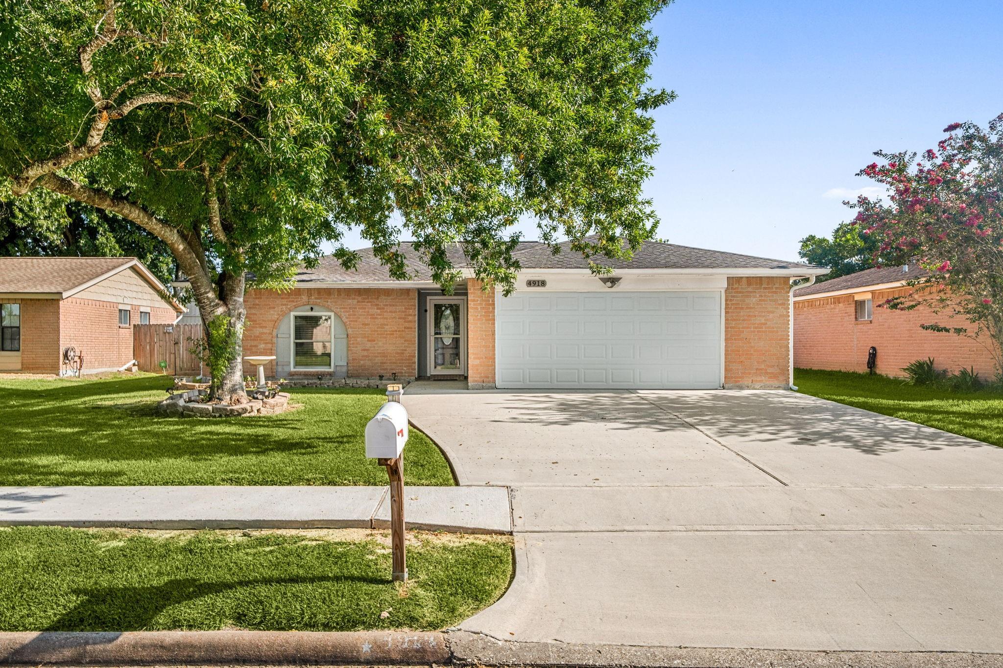 4918 Valley View Drive — photo