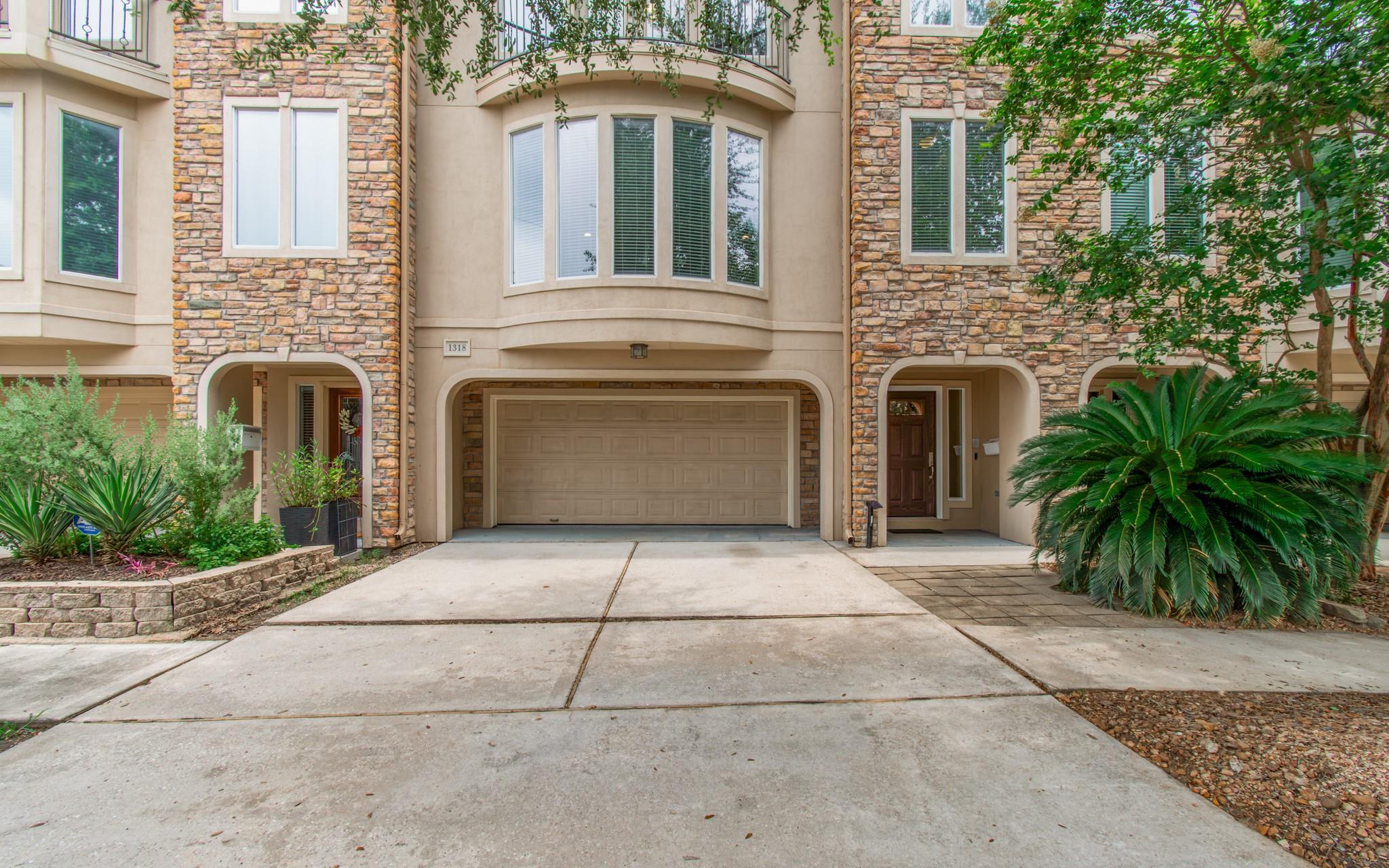 1318 Goliad Street — photo