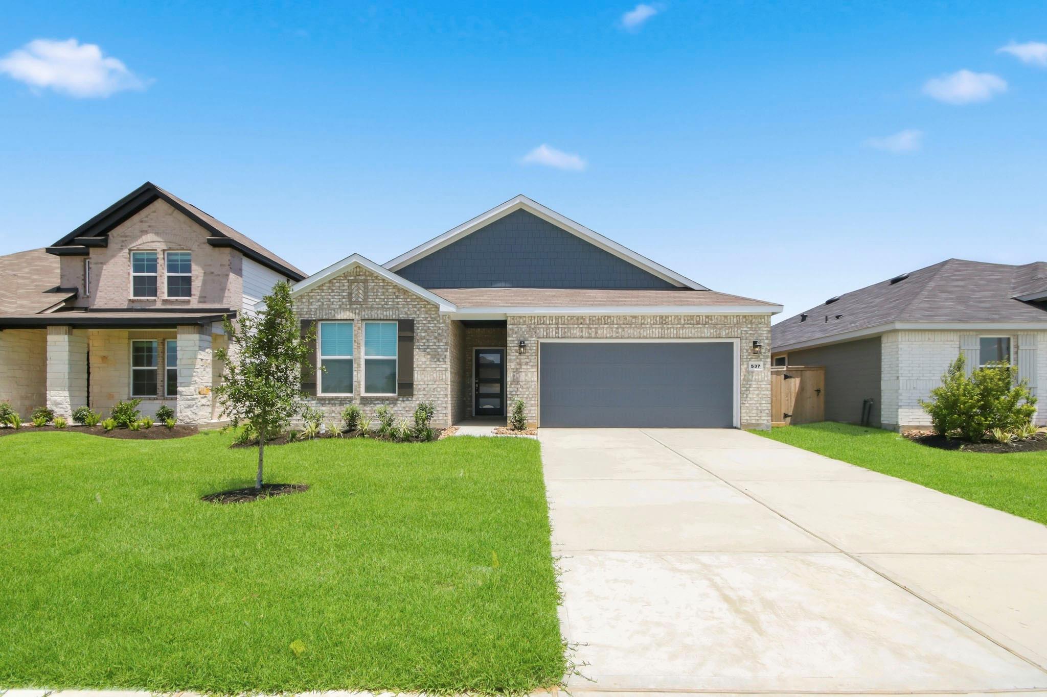537 Wax Myrtle Way — photo