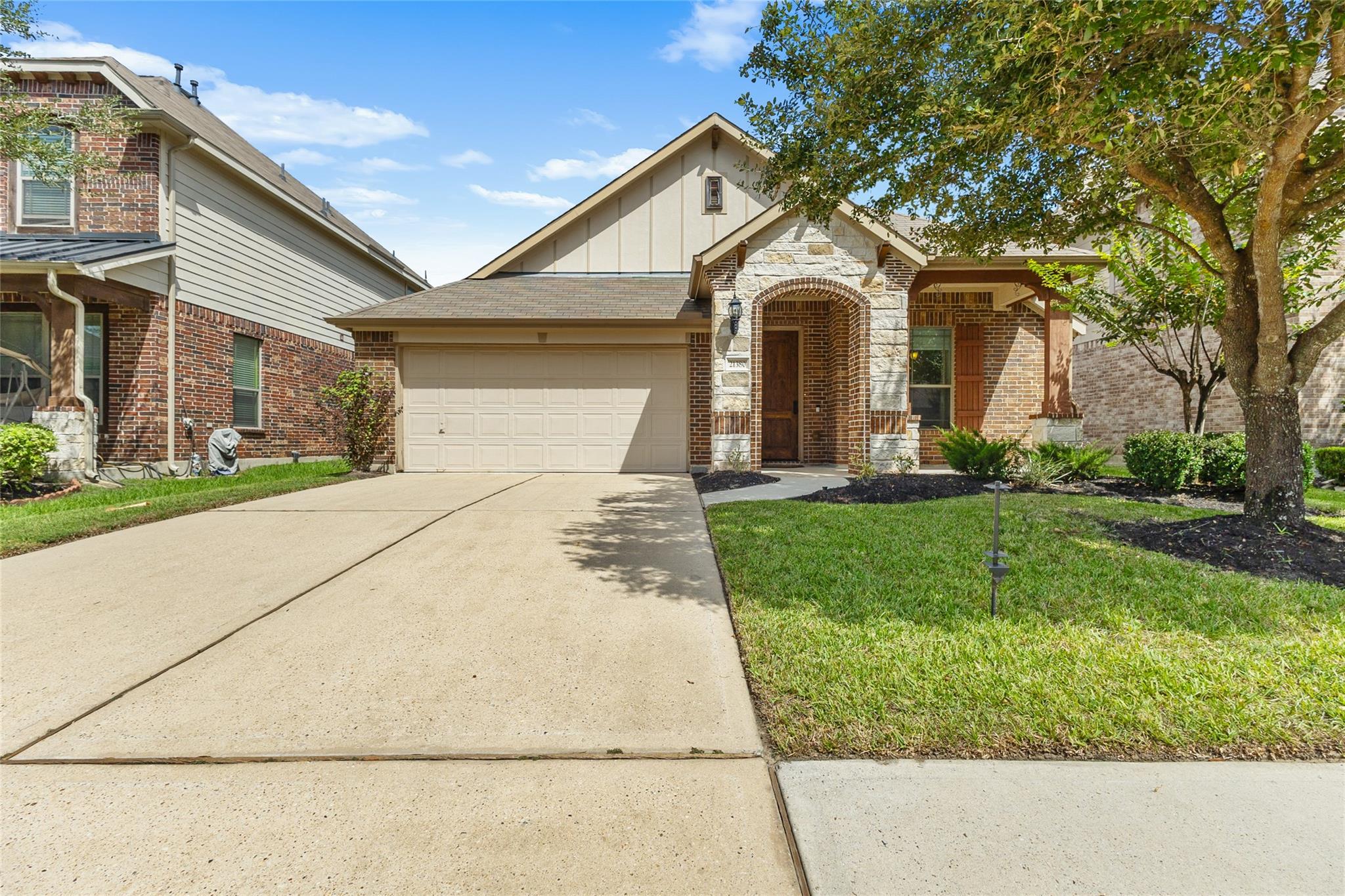 21380 Kings Guild Lane — photo