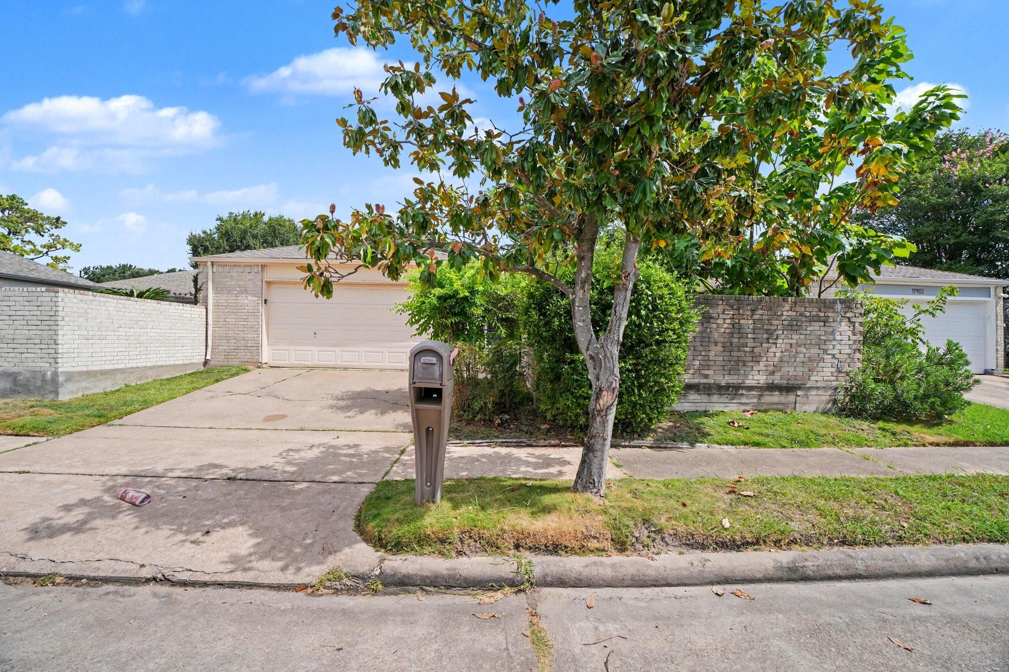 11906 N Fairhollow Lane — photo