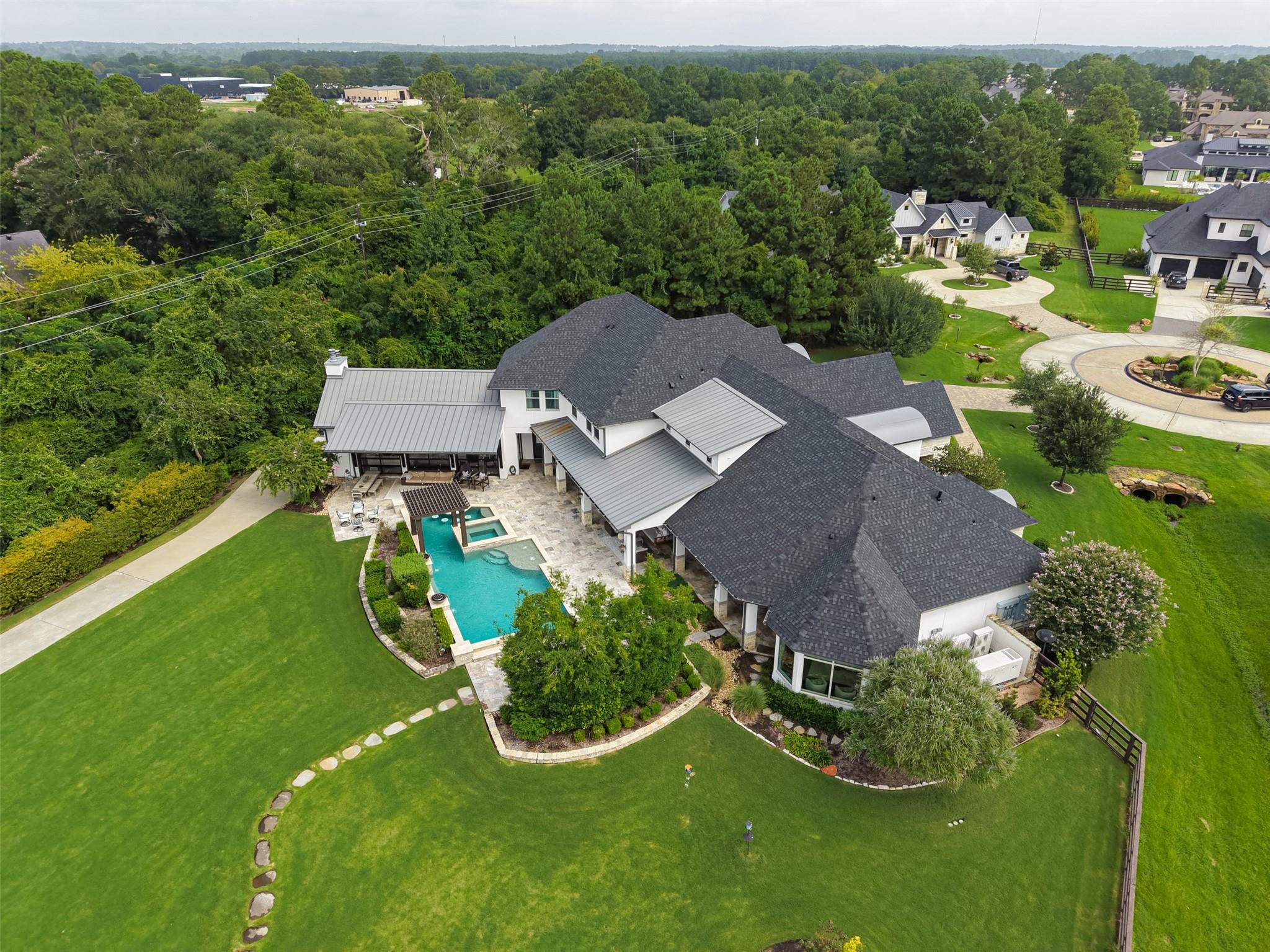 2 Texas Dandy Drive — photo