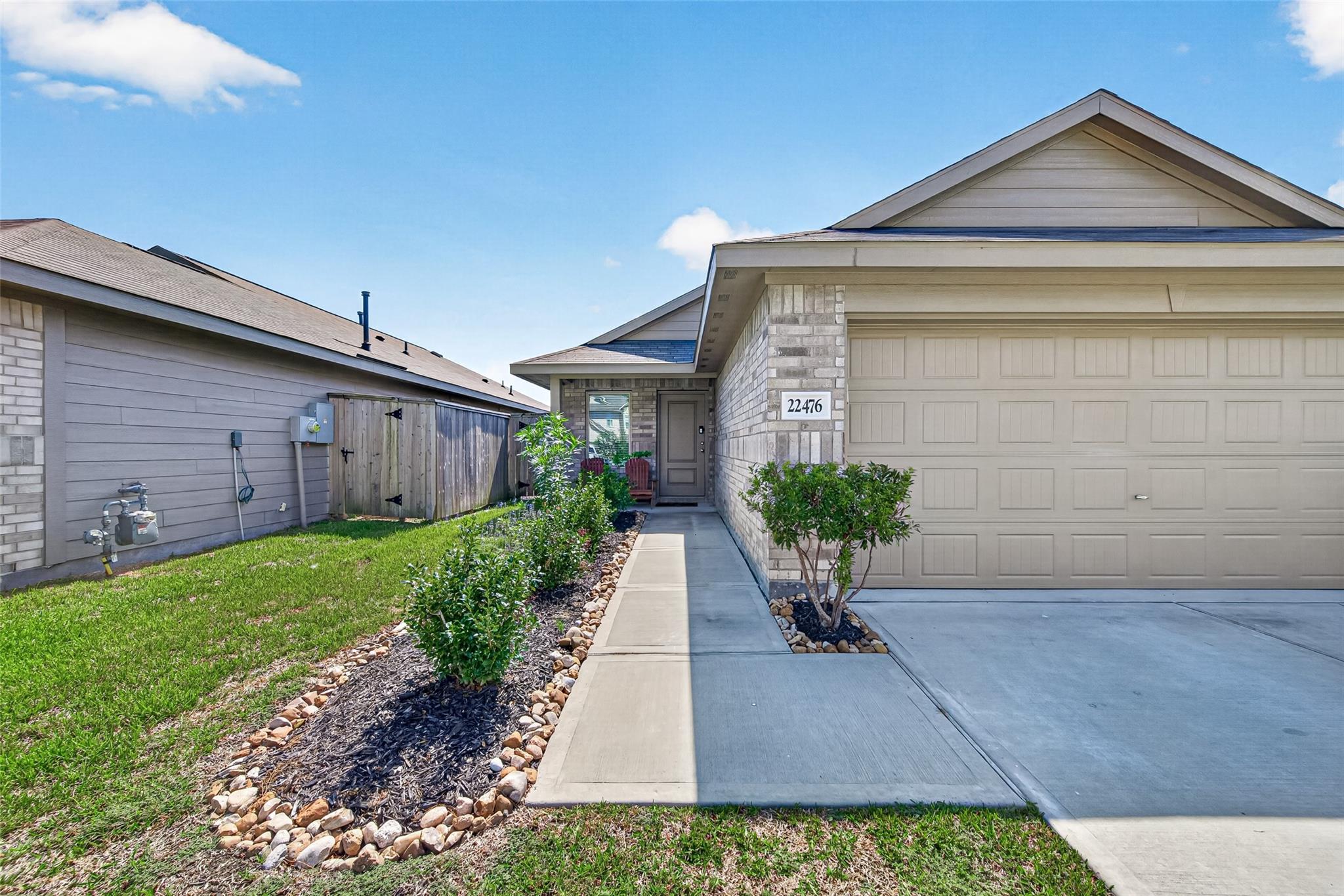 22476 Douglas Court — photo