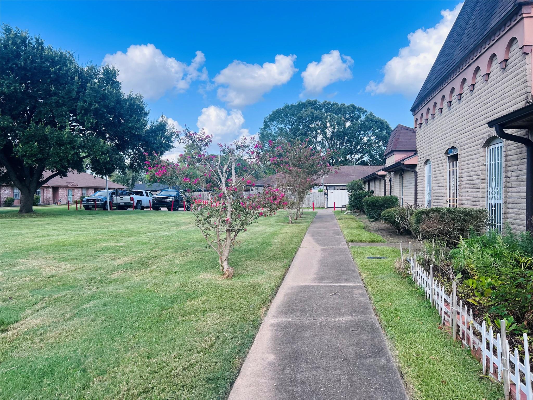 7423 Cook Road — photo
