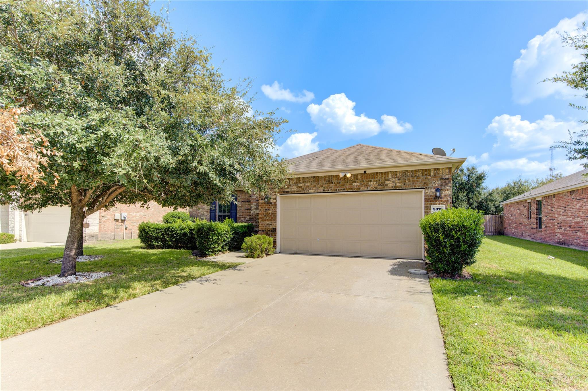 5318 Hickory Harvest Drive — photo