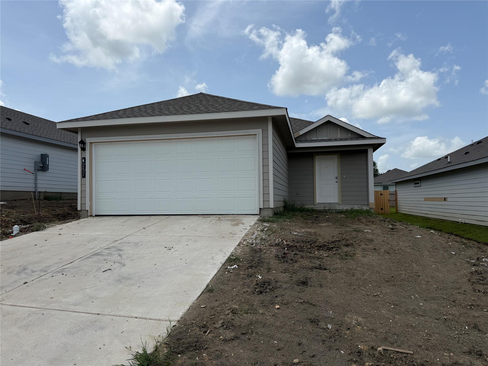 1257 Hickory Grove Street — photo