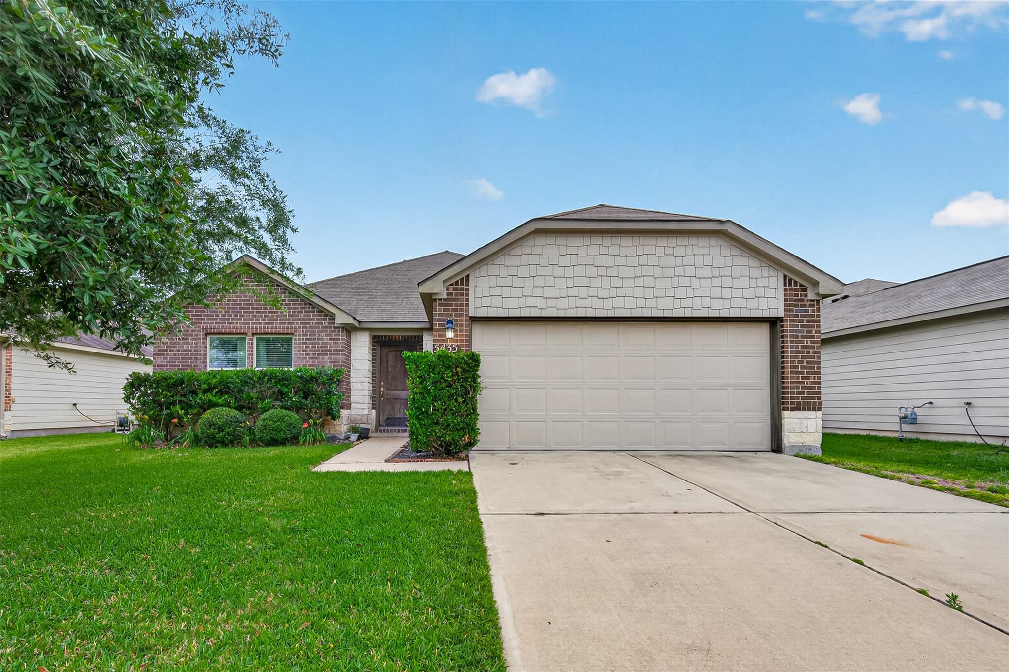 5435 Nero Lake Drive — photo