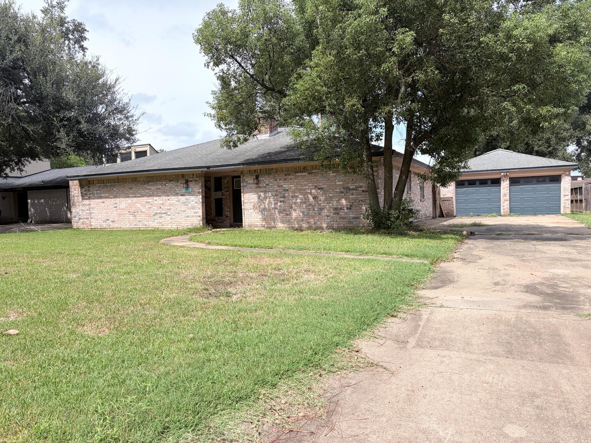 350 S Amherst Drive — photo