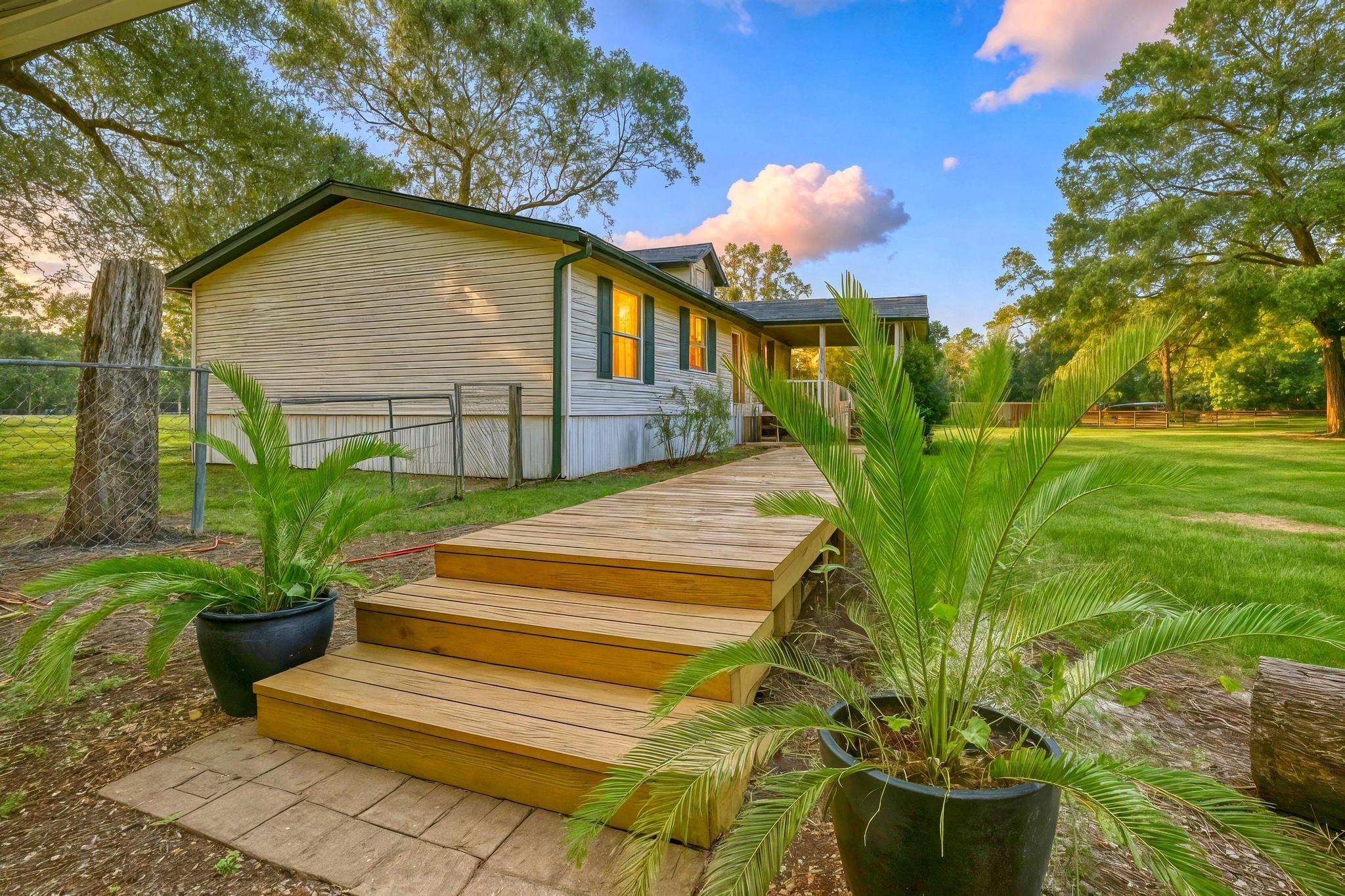 5442 Woodland Drive — photo