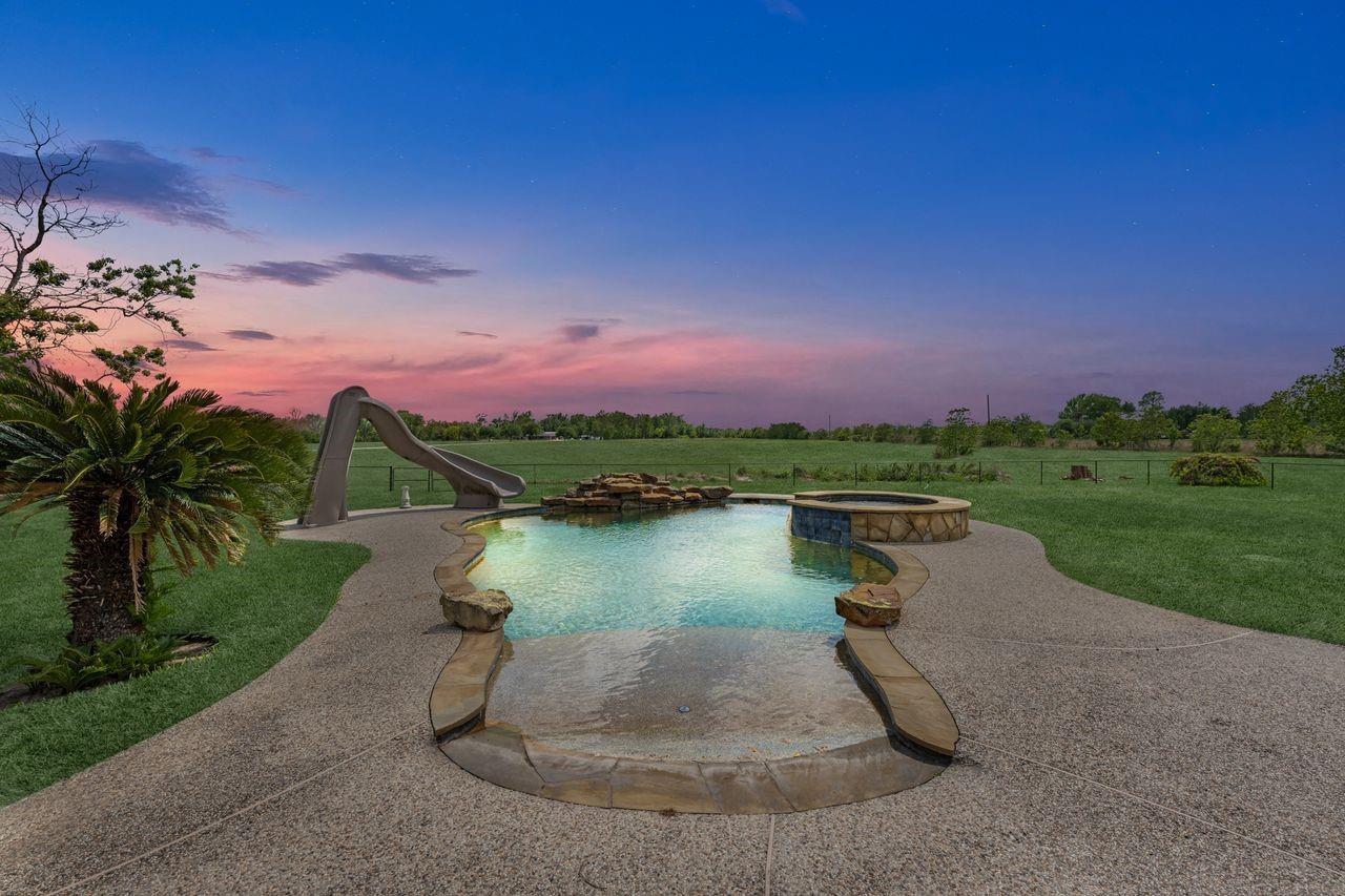 2310 Peters Road — photo