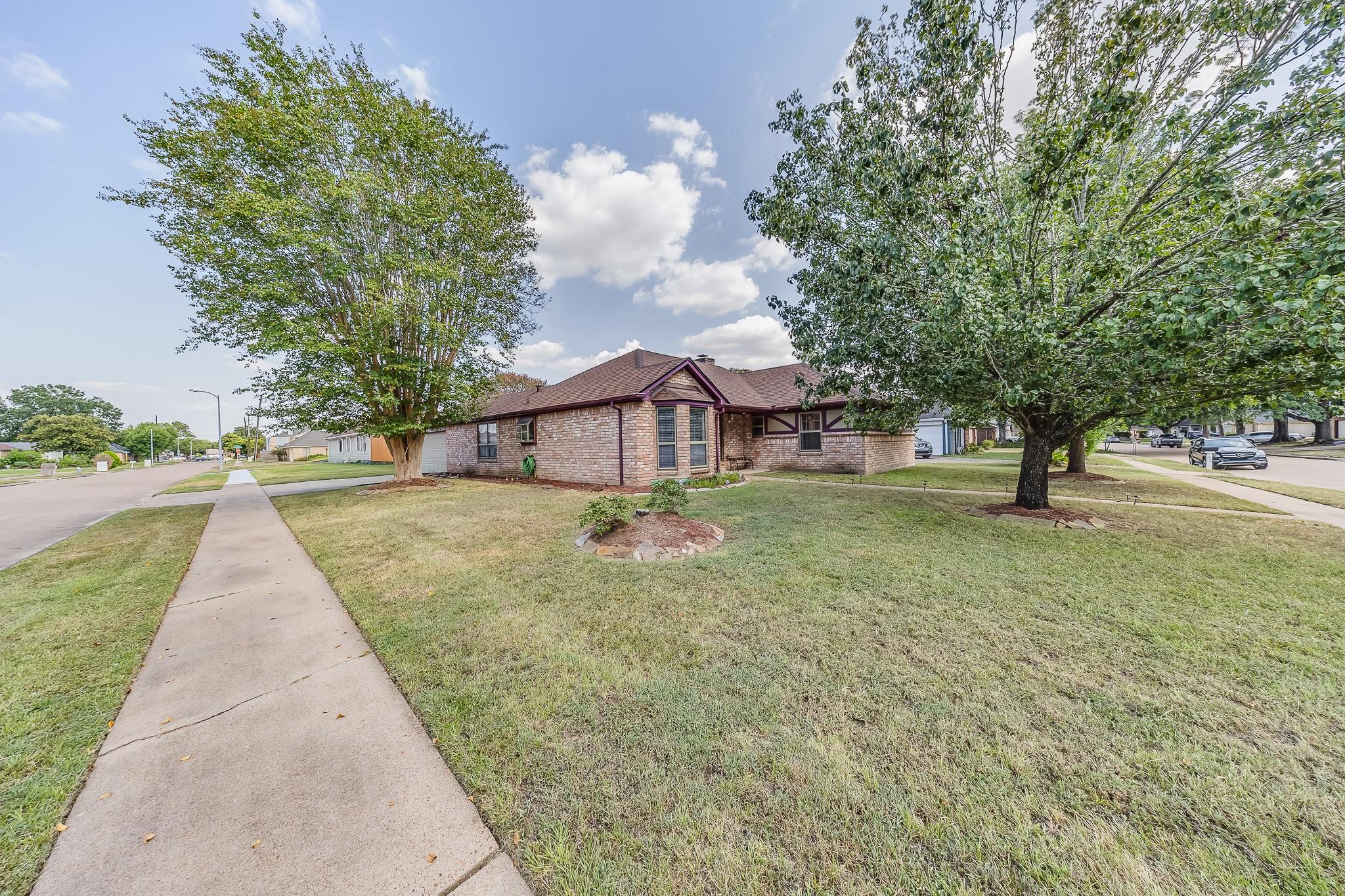 9014 Arlington Forest Drive — photo