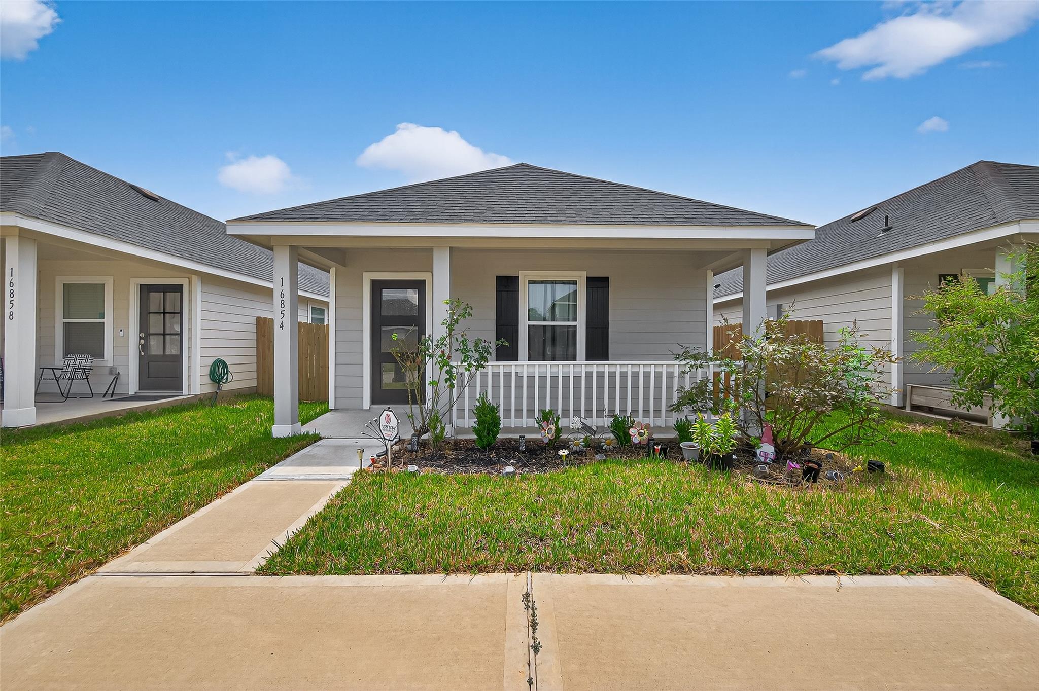 16854 N Marie Village Drive — photo
