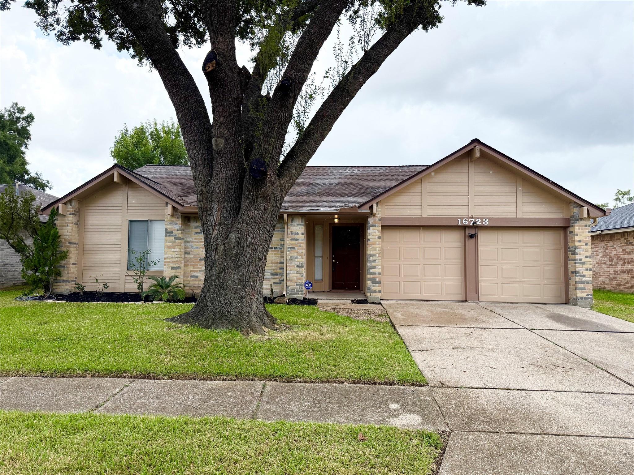 16723 Summer Dawn Lane — photo