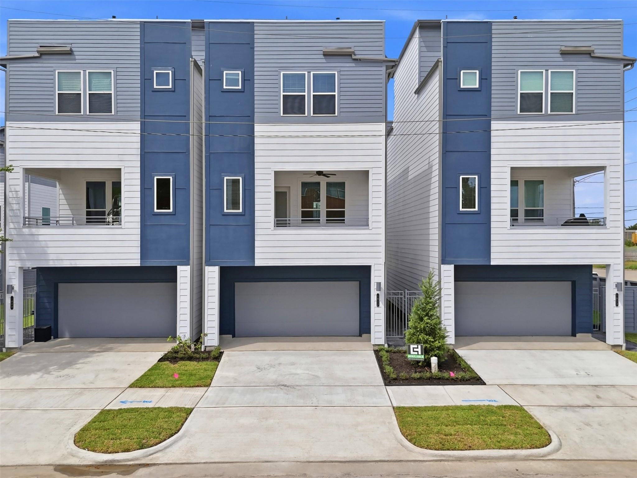 1811 Mills Street — photo