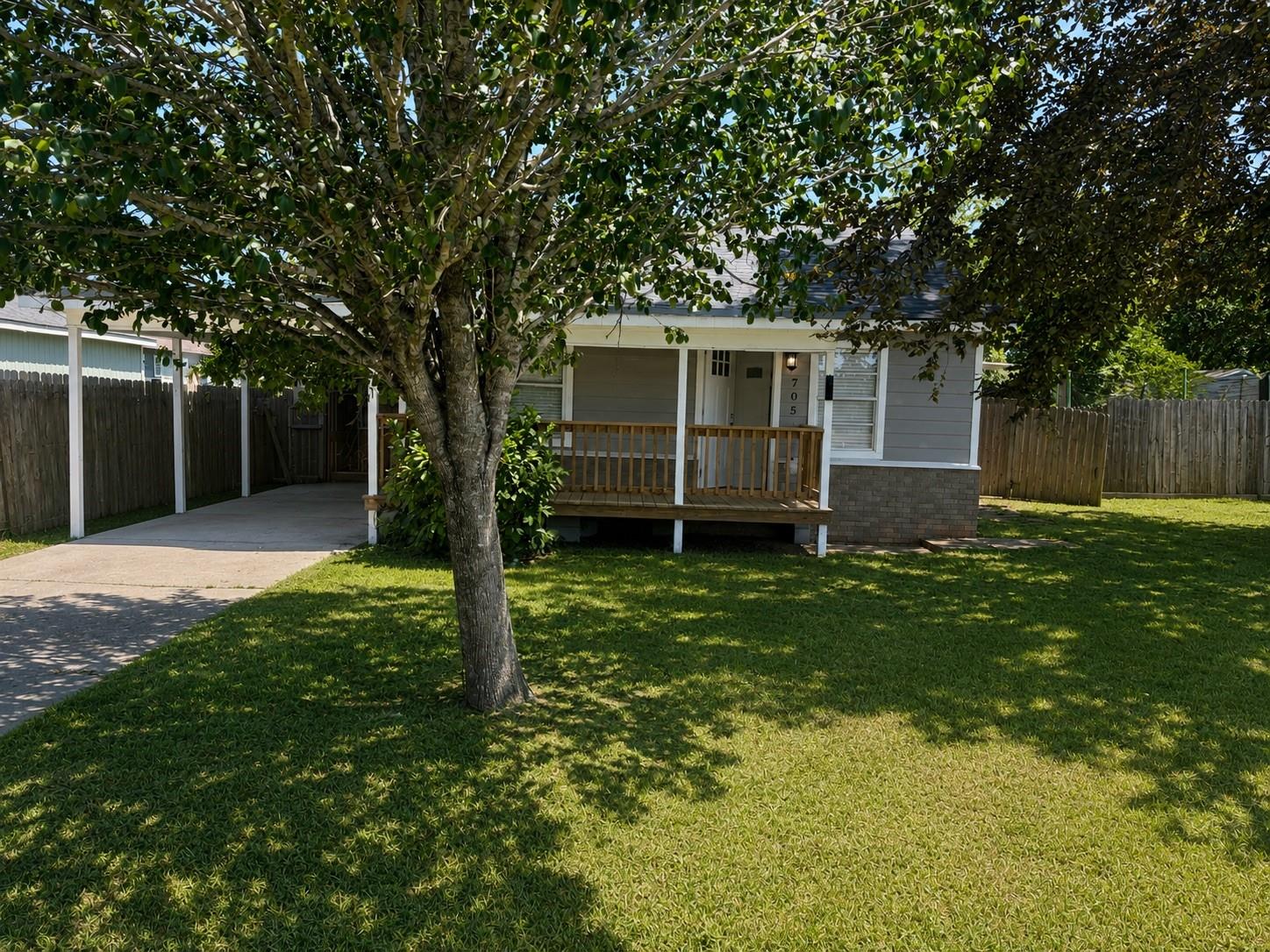 705 Collins Street — photo