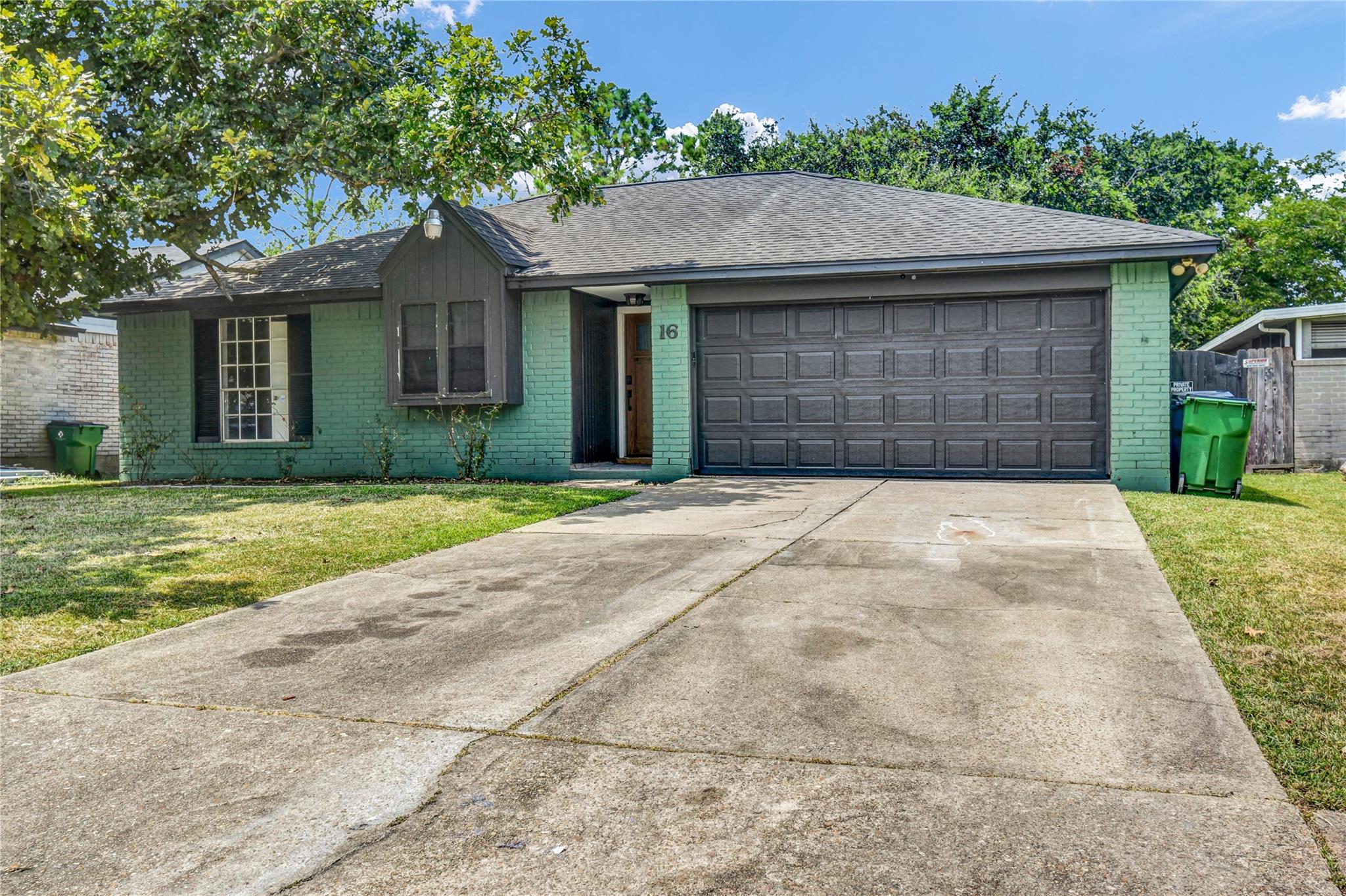16 Ranch House Loop, Angleton, TX 77515 — photo 2