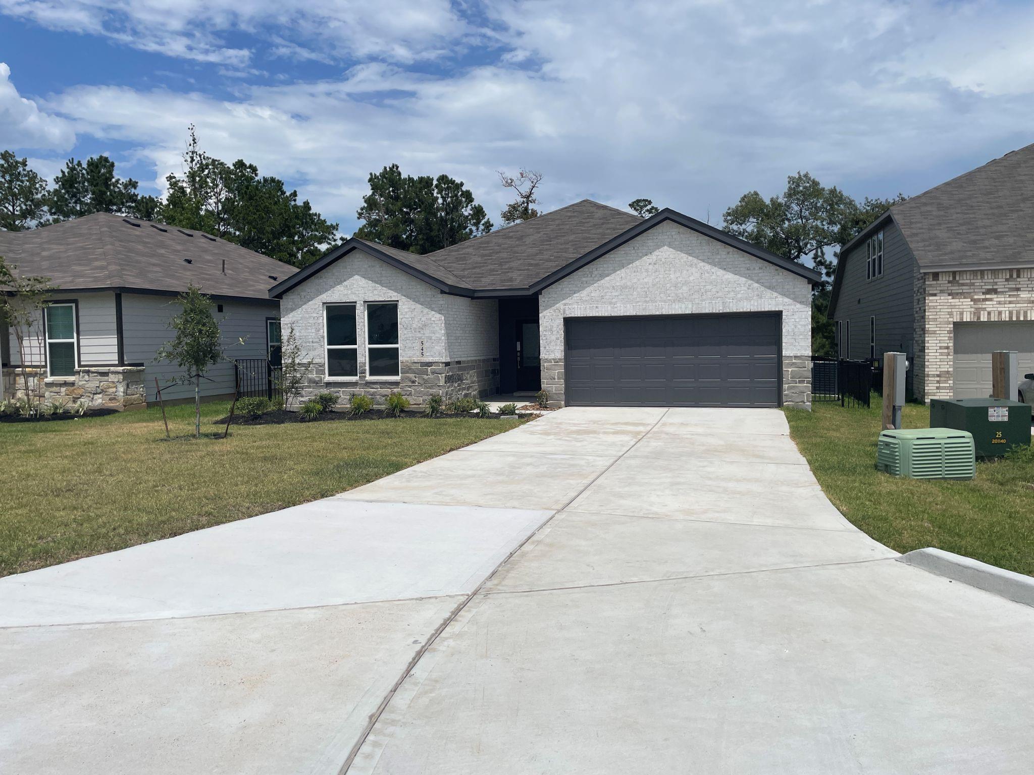 545 Shoreview Drive — photo